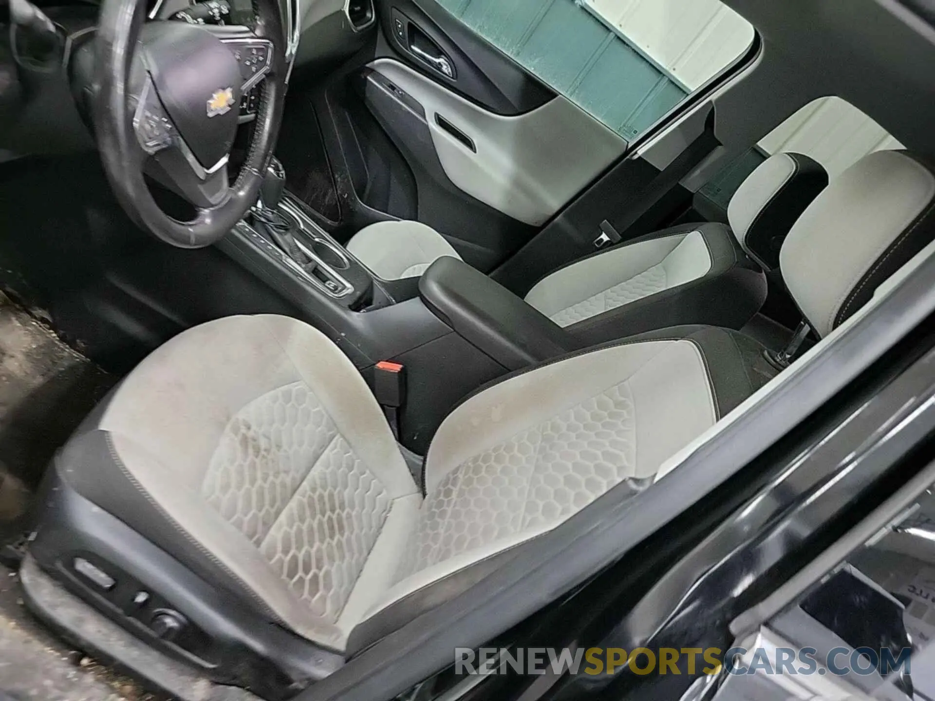 6 Photograph of a damaged car 2GNAXTEV1L6231840 CHEVROLET EQUINOX 2020