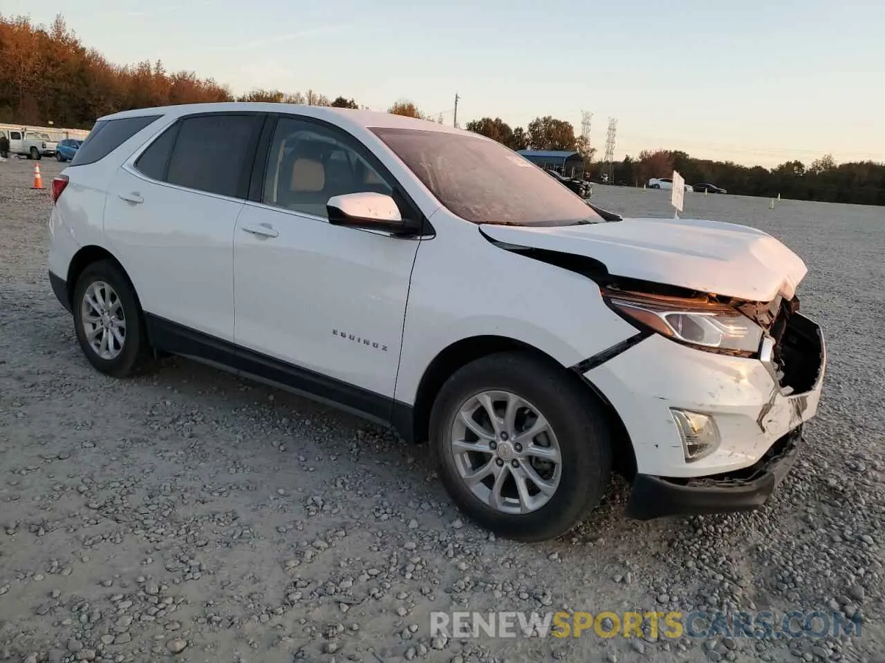 4 Photograph of a damaged car 2GNAXTEV2L6175858 CHEVROLET EQUINOX 2020