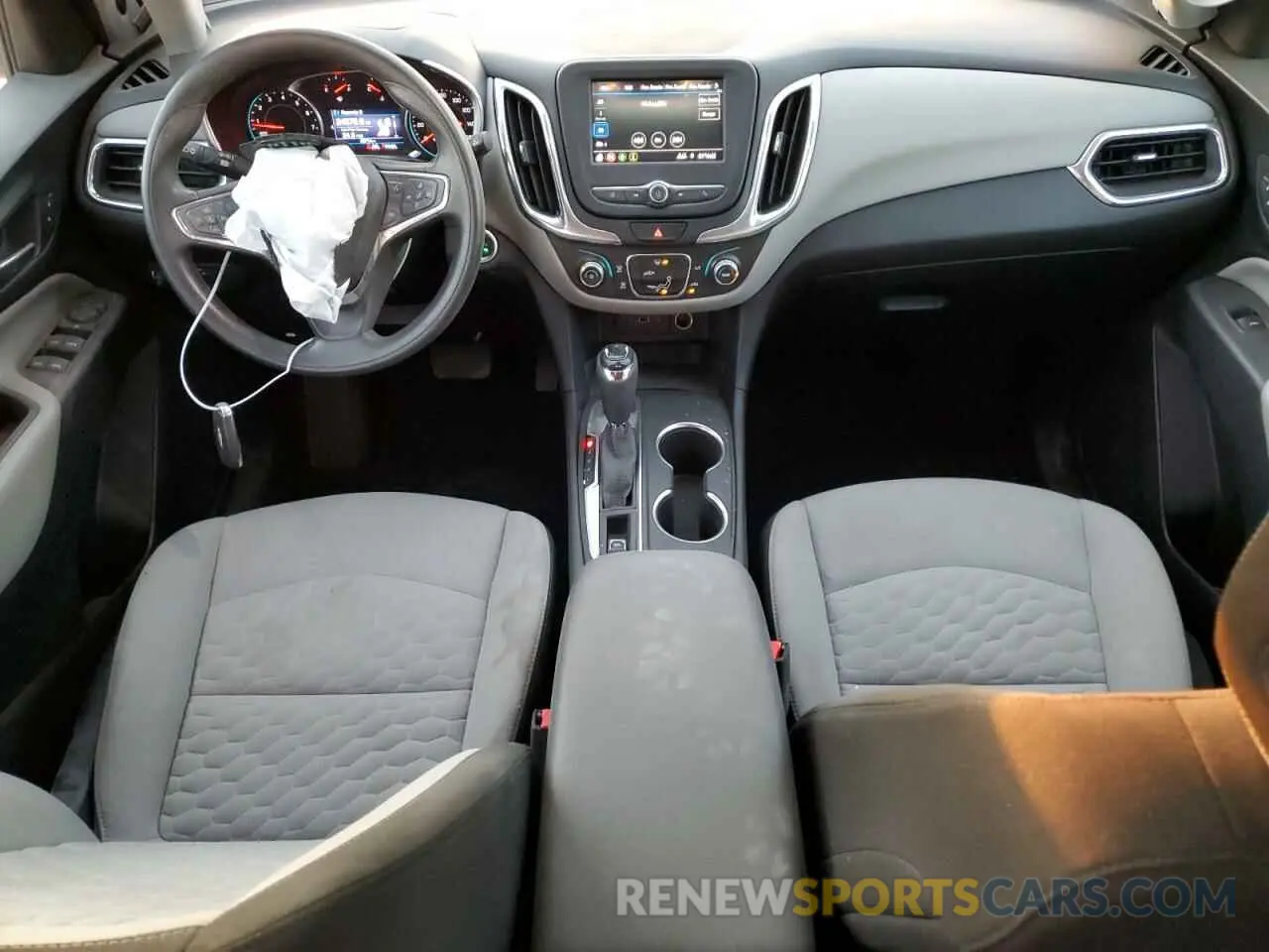 8 Photograph of a damaged car 2GNAXTEV2L6175858 CHEVROLET EQUINOX 2020