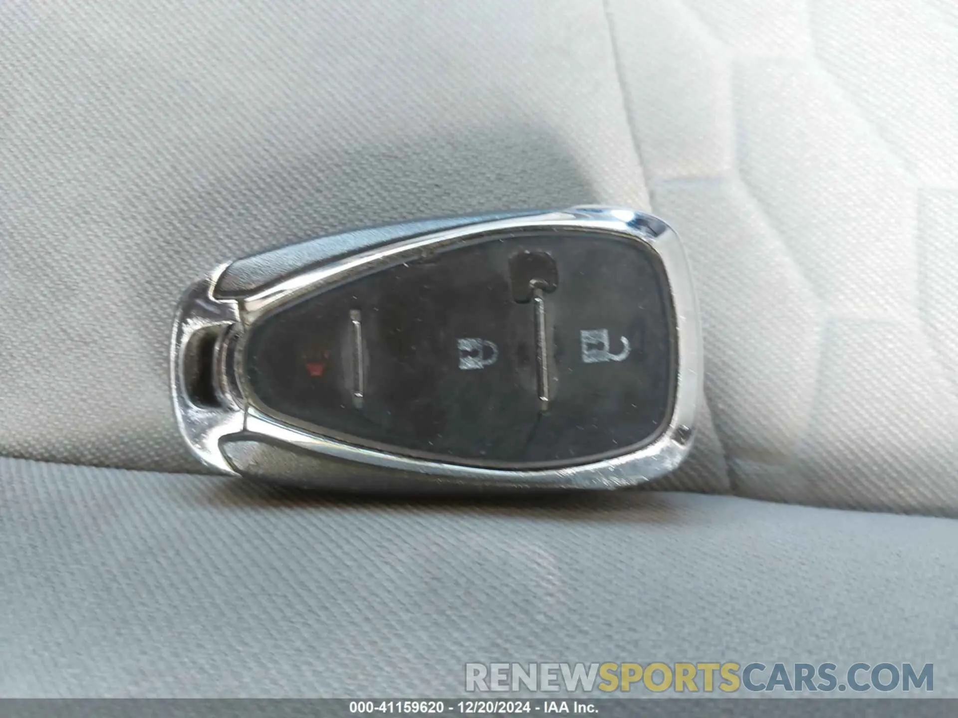 11 Photograph of a damaged car 2GNAXTEV2L6229563 CHEVROLET EQUINOX 2020