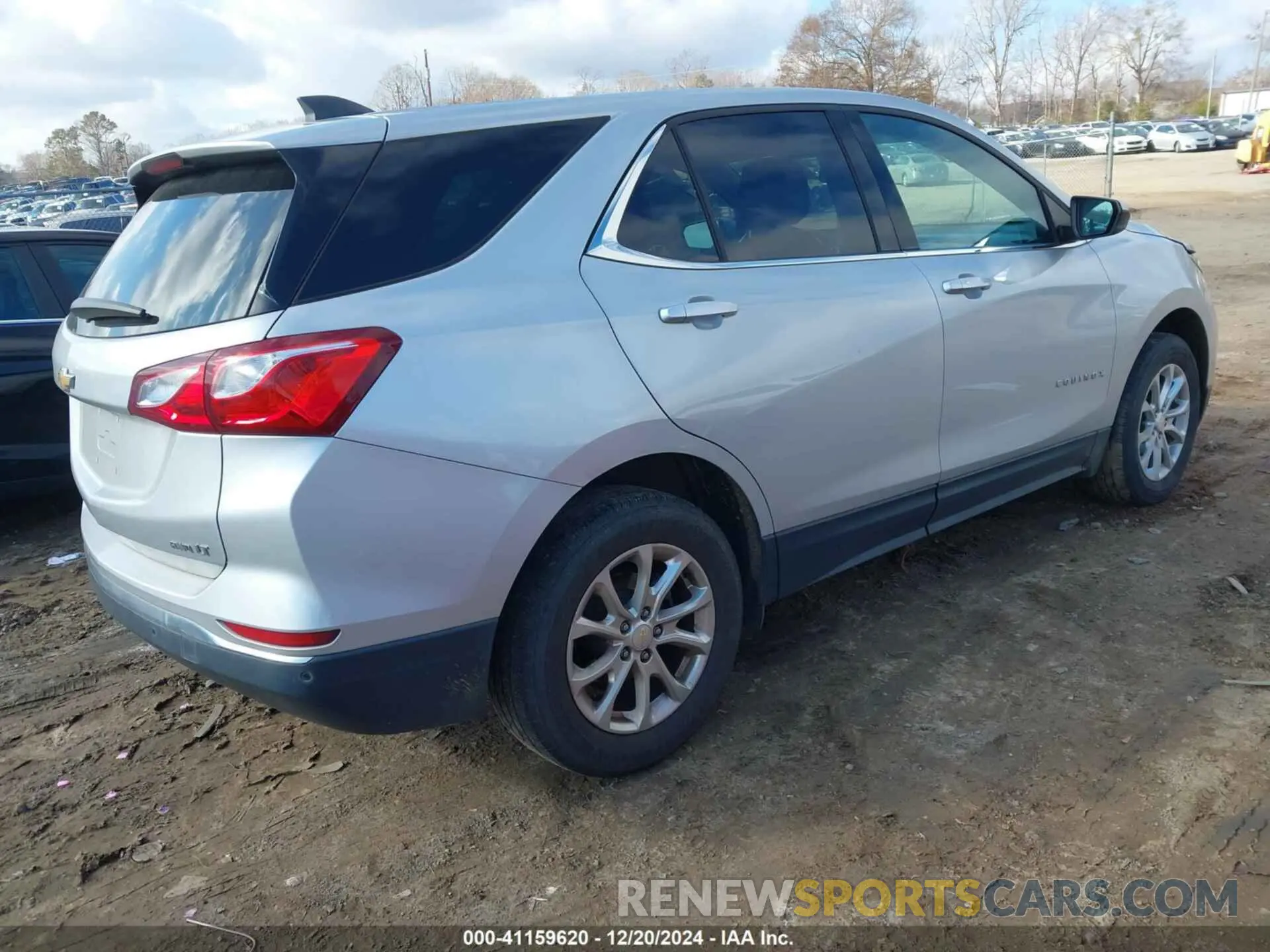 4 Photograph of a damaged car 2GNAXTEV2L6229563 CHEVROLET EQUINOX 2020
