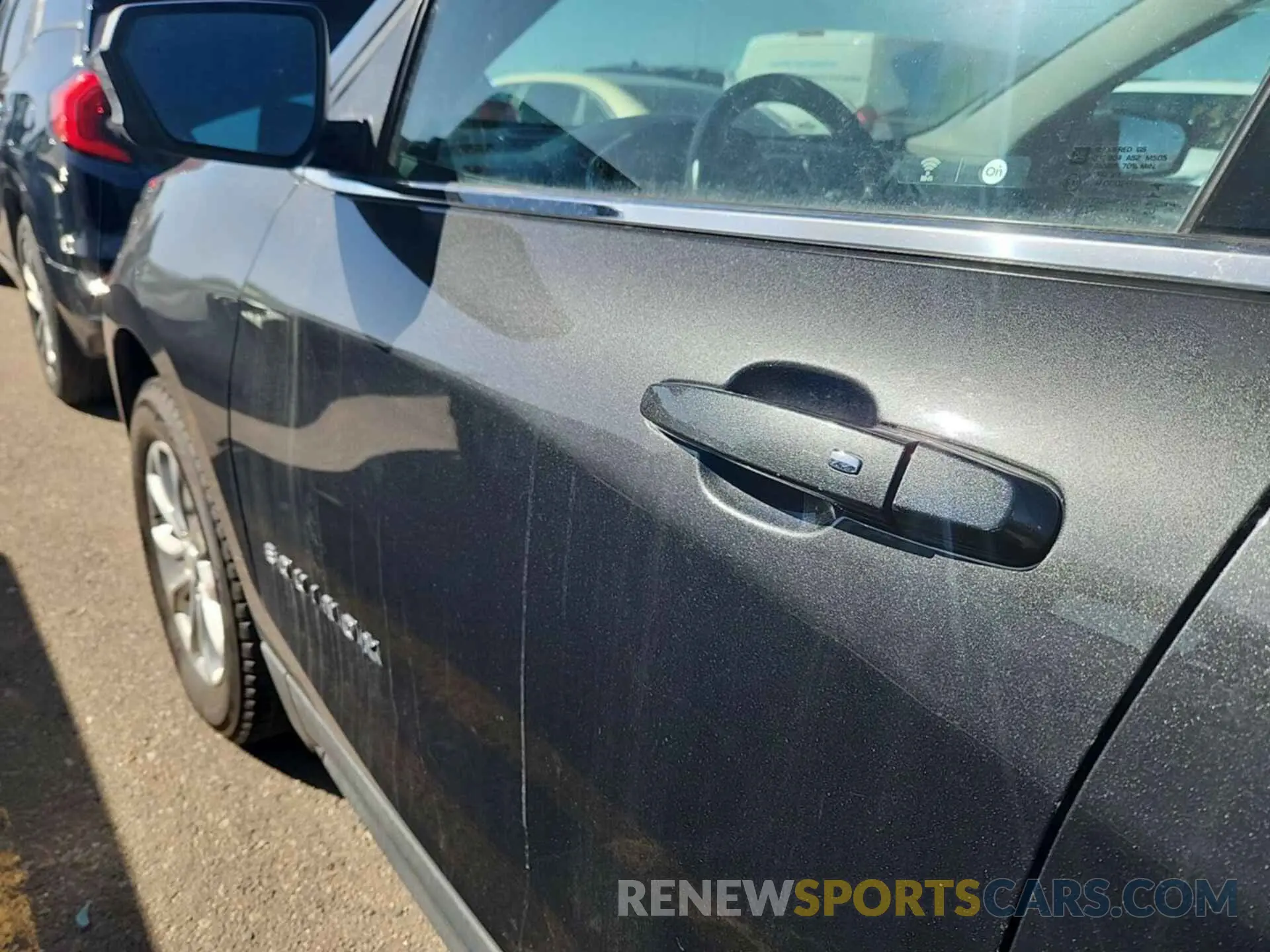 5 Photograph of a damaged car 2GNAXTEV2L6235539 CHEVROLET EQUINOX 2020