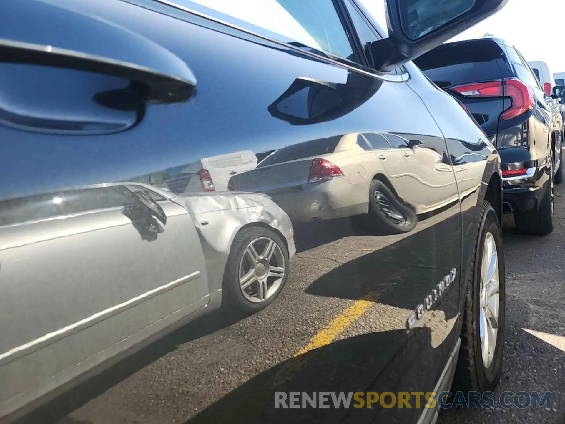 8 Photograph of a damaged car 2GNAXTEV2L6235539 CHEVROLET EQUINOX 2020