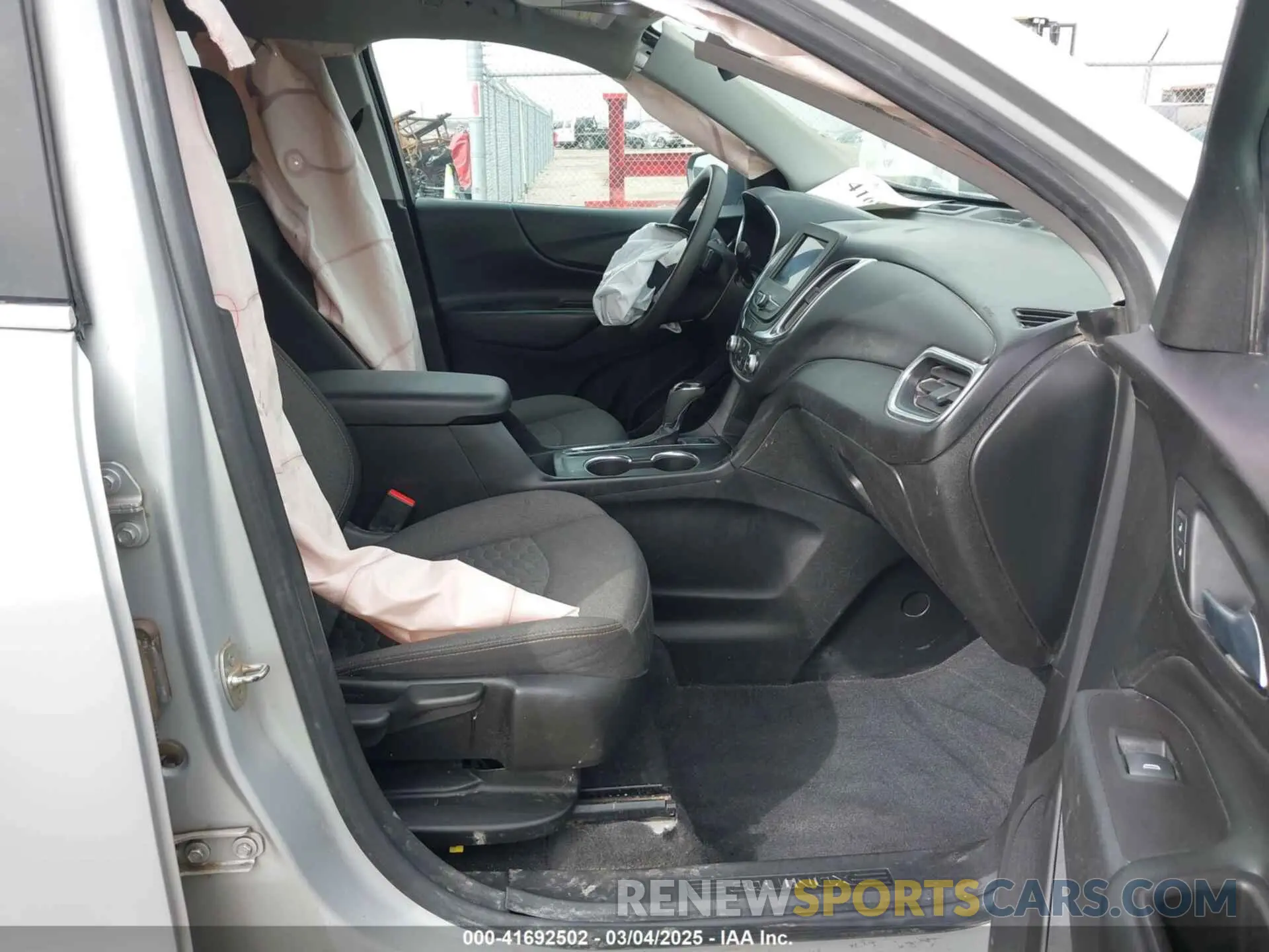 5 Photograph of a damaged car 2GNAXTEV2L6255452 CHEVROLET EQUINOX 2020
