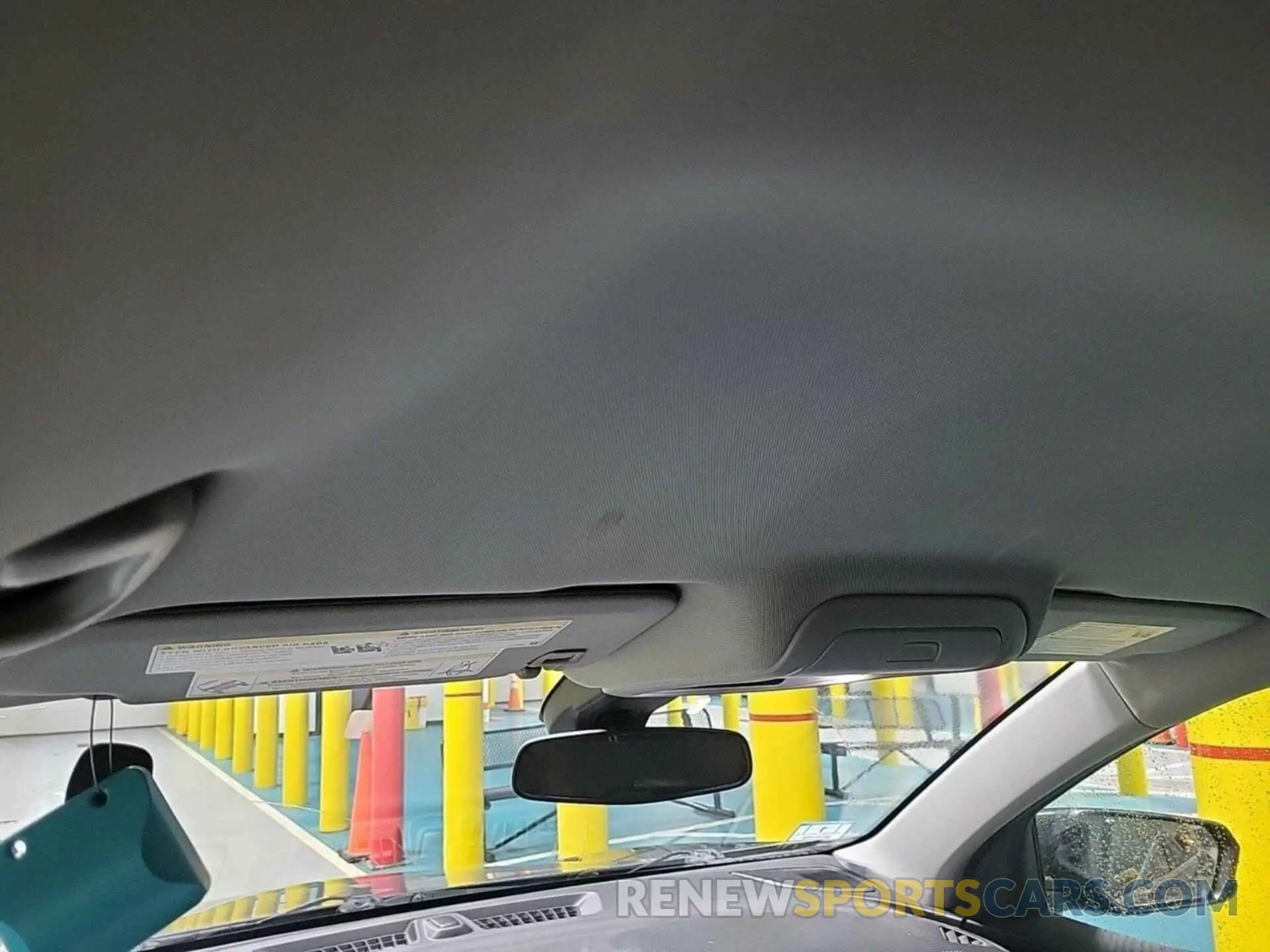 16 Photograph of a damaged car 2GNAXTEV2L6262790 CHEVROLET EQUINOX 2020