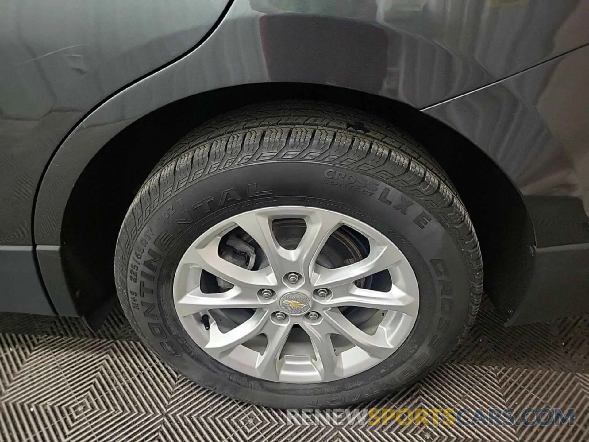 19 Photograph of a damaged car 2GNAXTEV2L6262790 CHEVROLET EQUINOX 2020