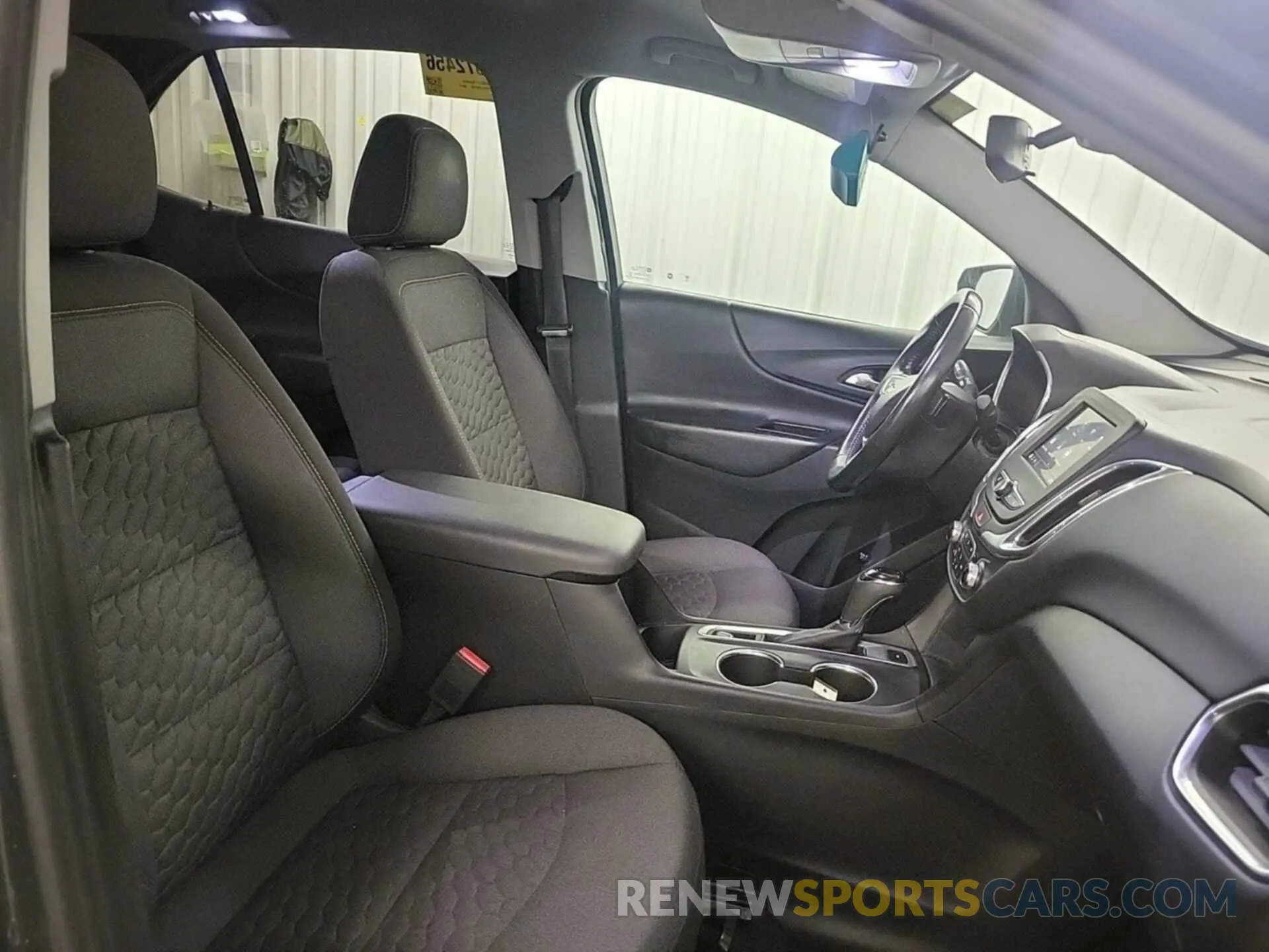 36 Photograph of a damaged car 2GNAXTEV2L6262790 CHEVROLET EQUINOX 2020