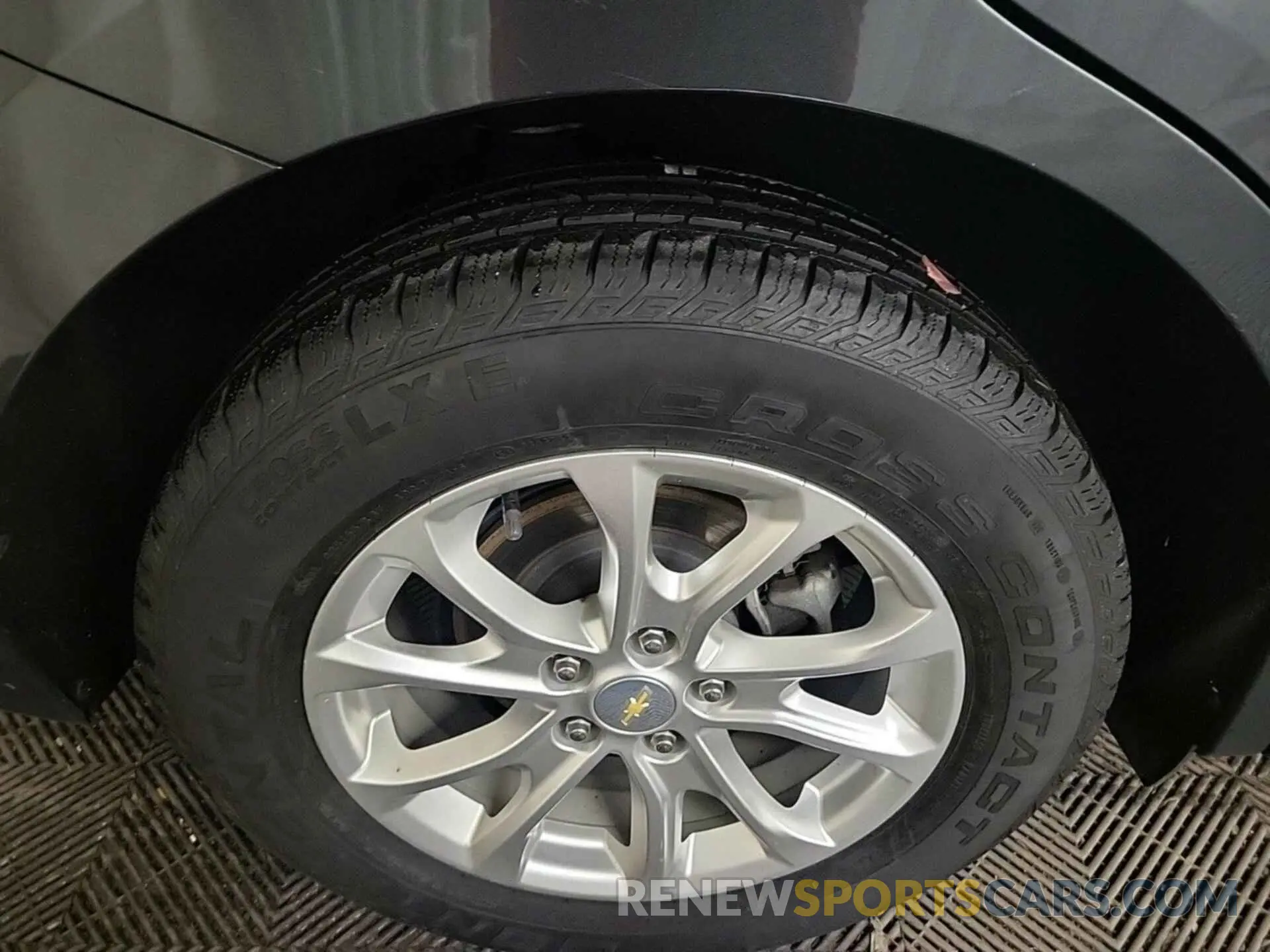 42 Photograph of a damaged car 2GNAXTEV2L6262790 CHEVROLET EQUINOX 2020