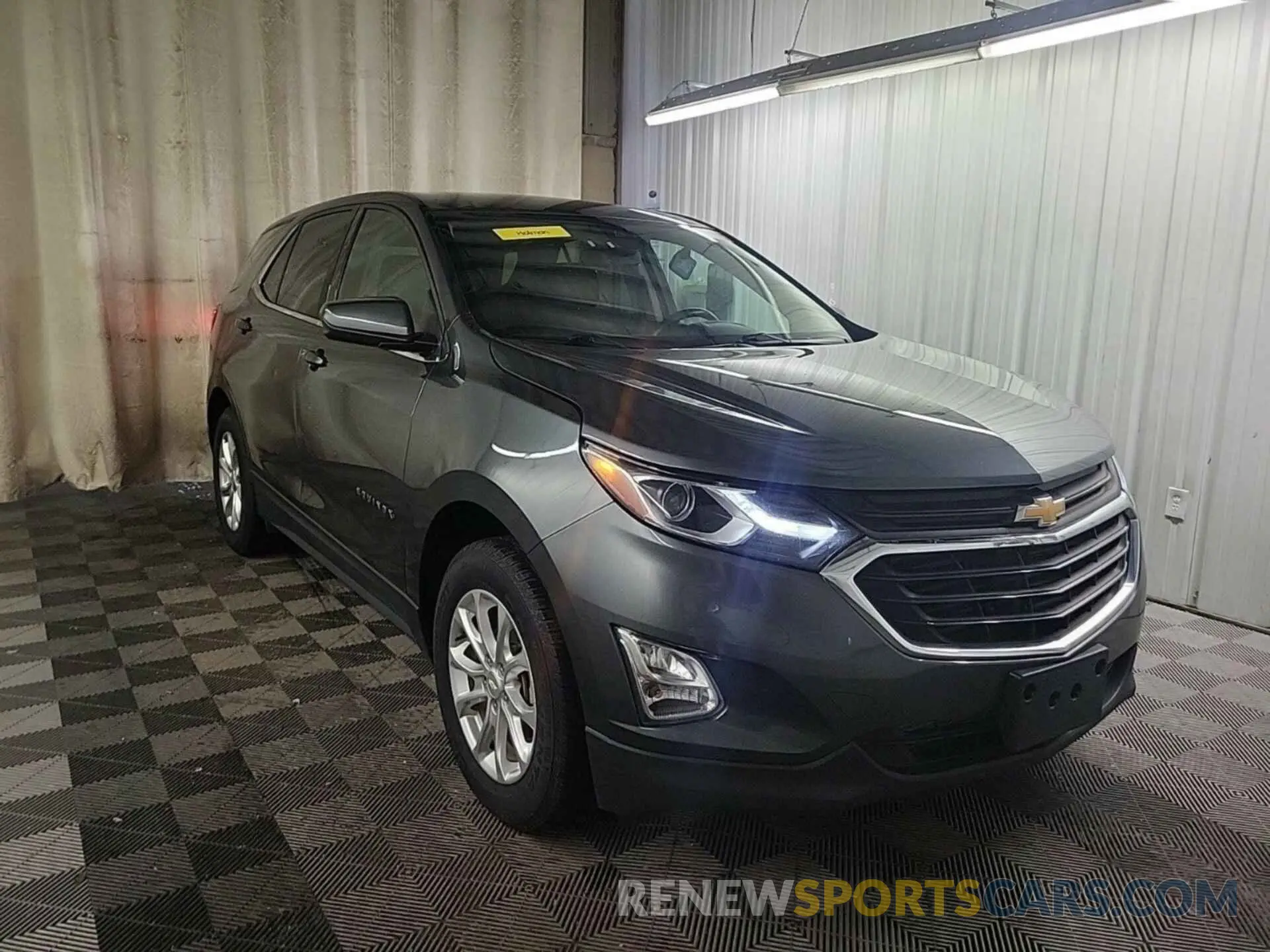 44 Photograph of a damaged car 2GNAXTEV2L6262790 CHEVROLET EQUINOX 2020