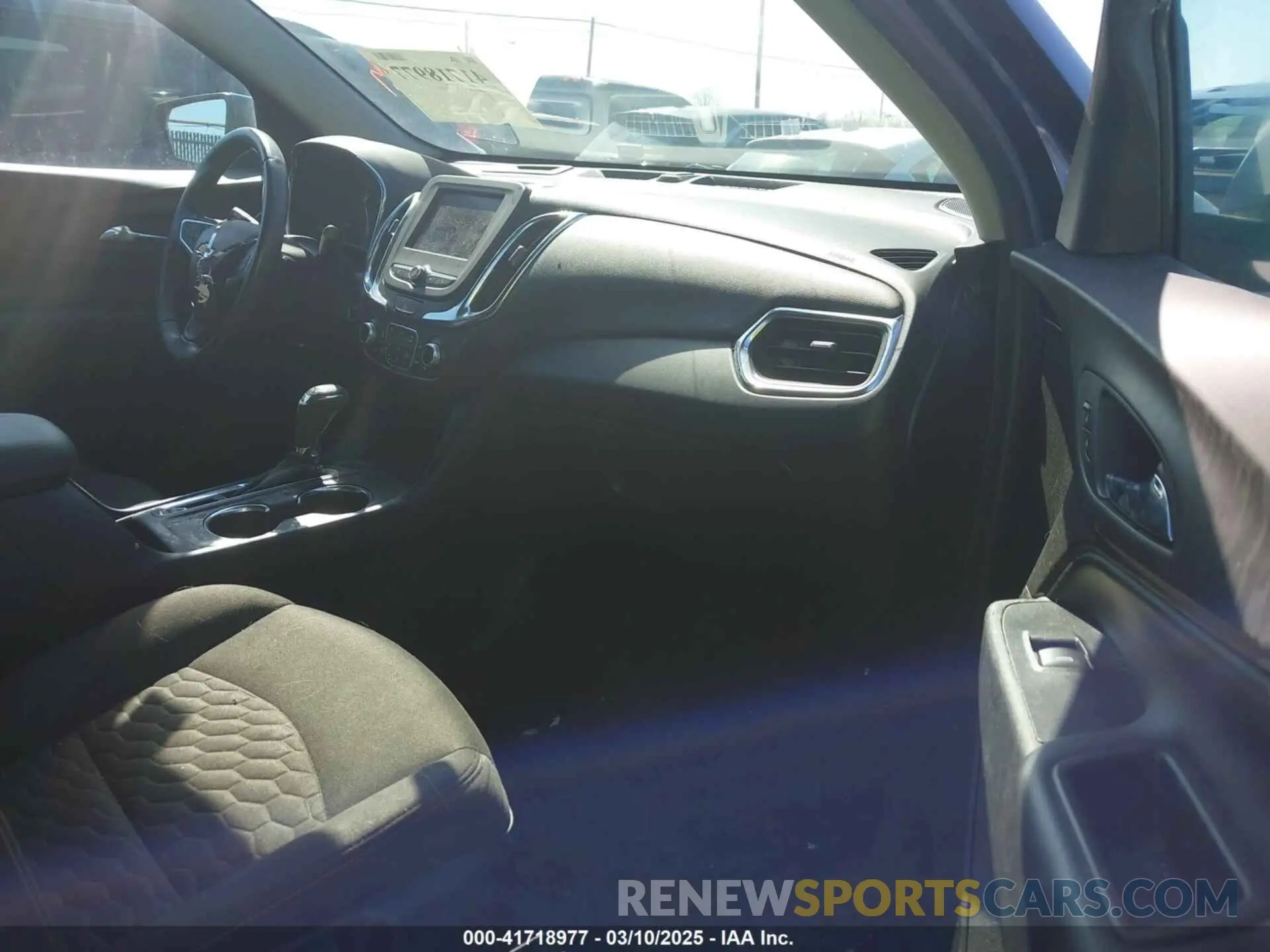 5 Photograph of a damaged car 2GNAXTEV3L6134123 CHEVROLET EQUINOX 2020