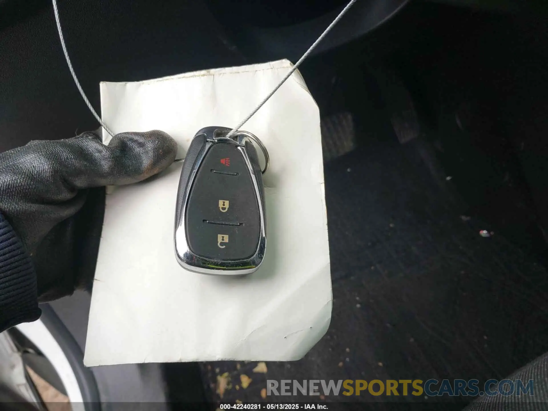 11 Photograph of a damaged car 2GNAXTEV3L6257324 CHEVROLET EQUINOX 2020
