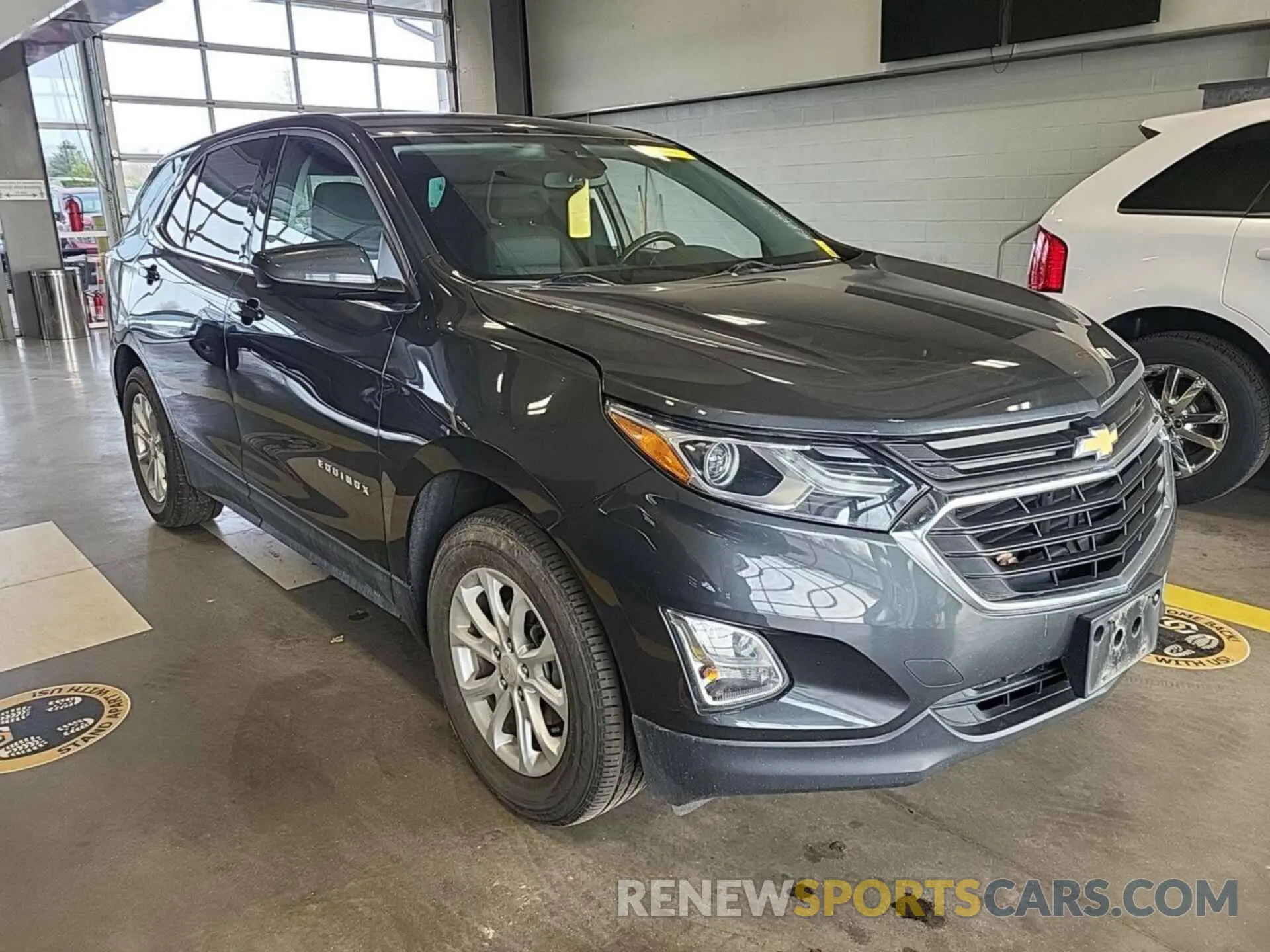 10 Photograph of a damaged car 2GNAXTEV4L6153604 CHEVROLET EQUINOX 2020