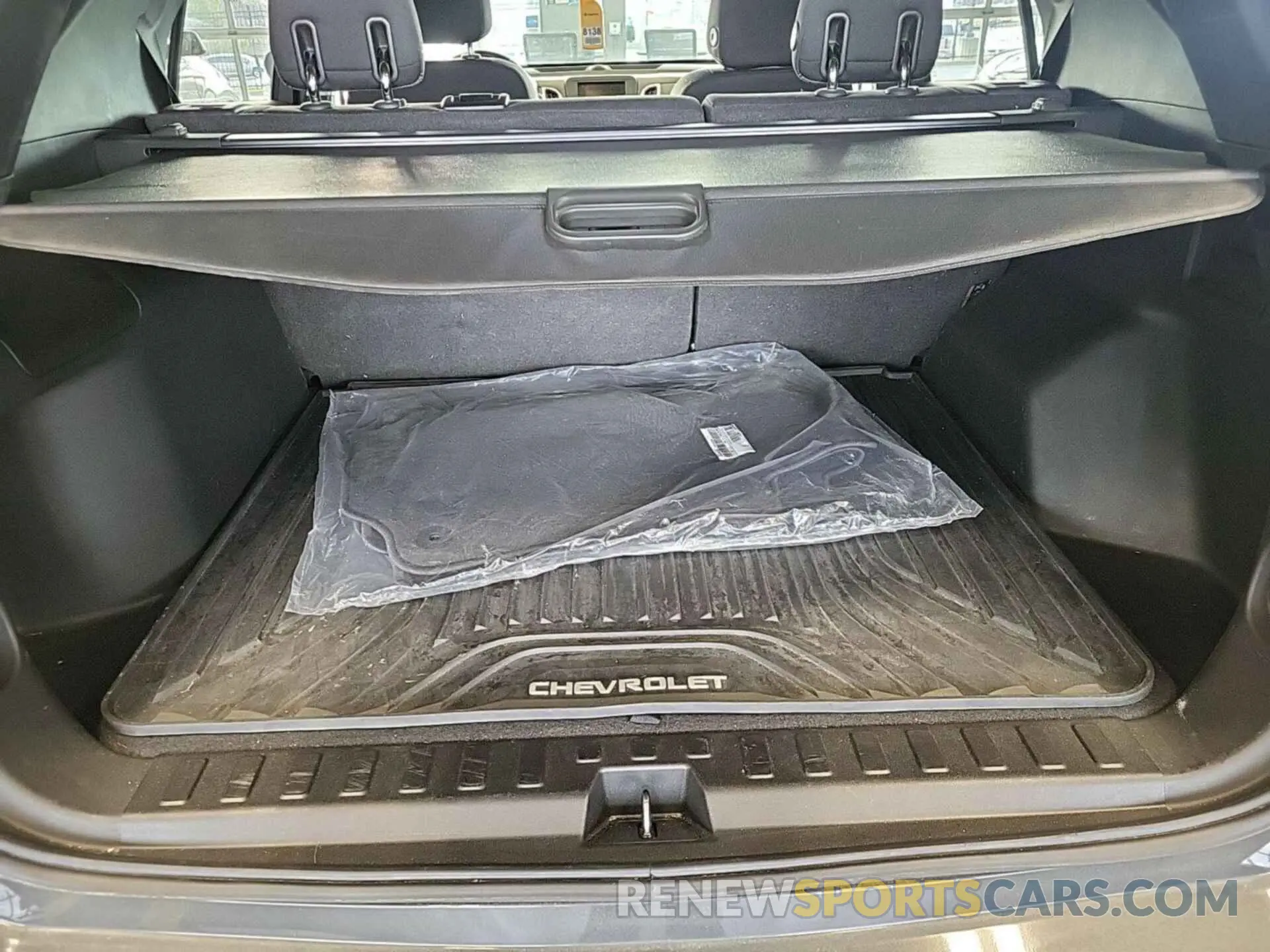 11 Photograph of a damaged car 2GNAXTEV4L6153604 CHEVROLET EQUINOX 2020