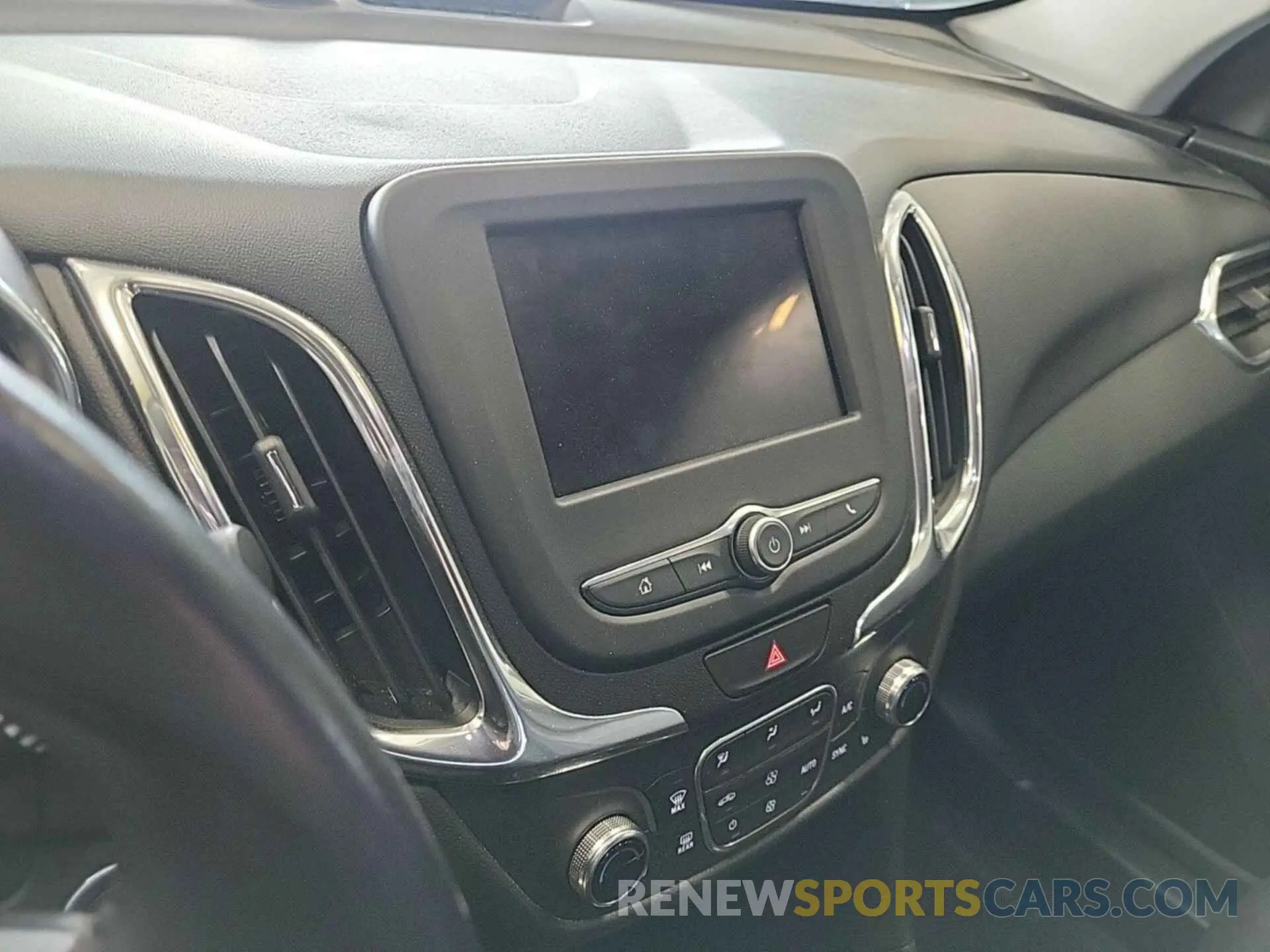 16 Photograph of a damaged car 2GNAXTEV4L6153604 CHEVROLET EQUINOX 2020
