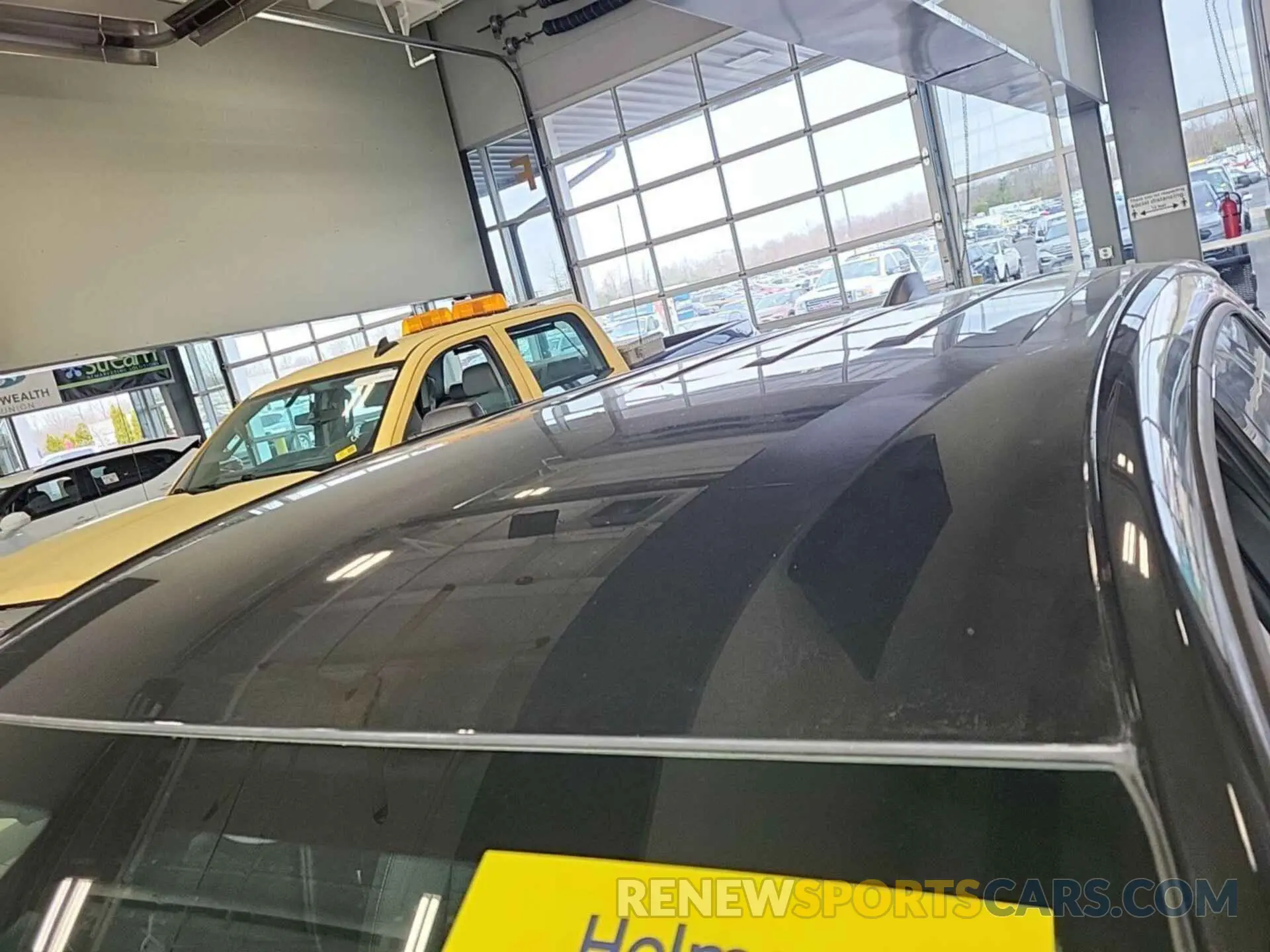 18 Photograph of a damaged car 2GNAXTEV4L6153604 CHEVROLET EQUINOX 2020