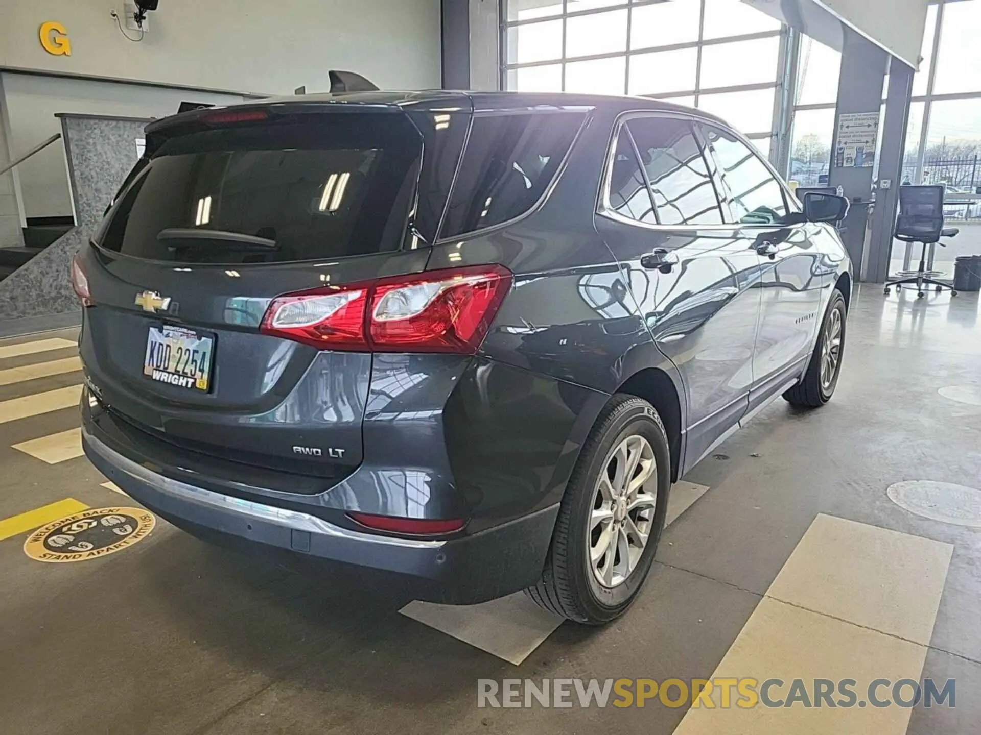 20 Photograph of a damaged car 2GNAXTEV4L6153604 CHEVROLET EQUINOX 2020