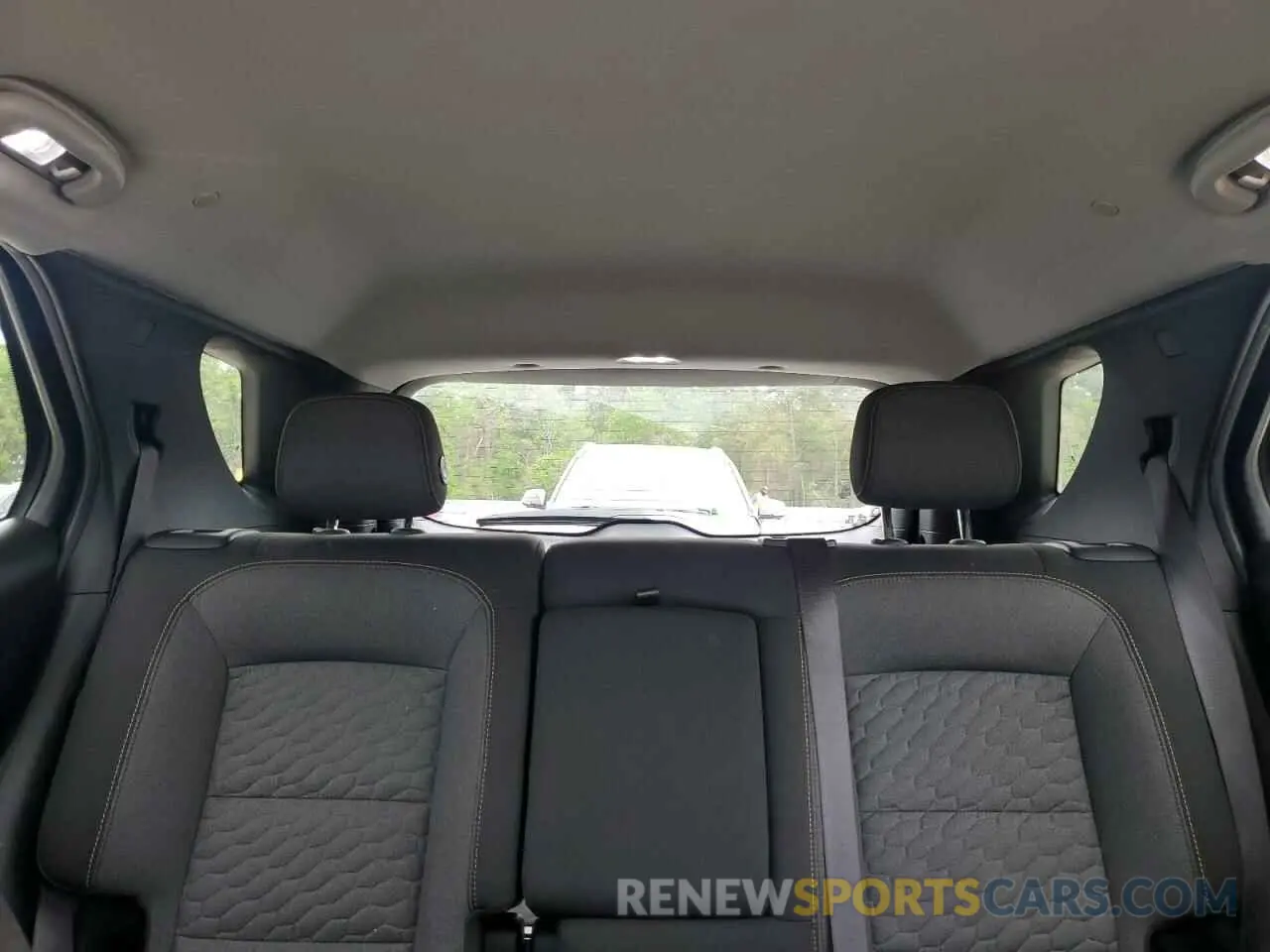 10 Photograph of a damaged car 2GNAXTEV4L6170922 CHEVROLET EQUINOX 2020