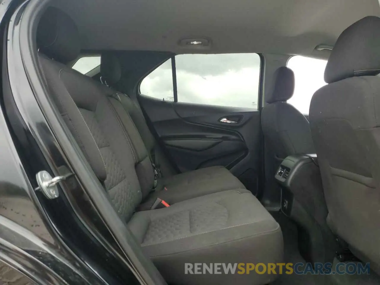11 Photograph of a damaged car 2GNAXTEV4L6170922 CHEVROLET EQUINOX 2020