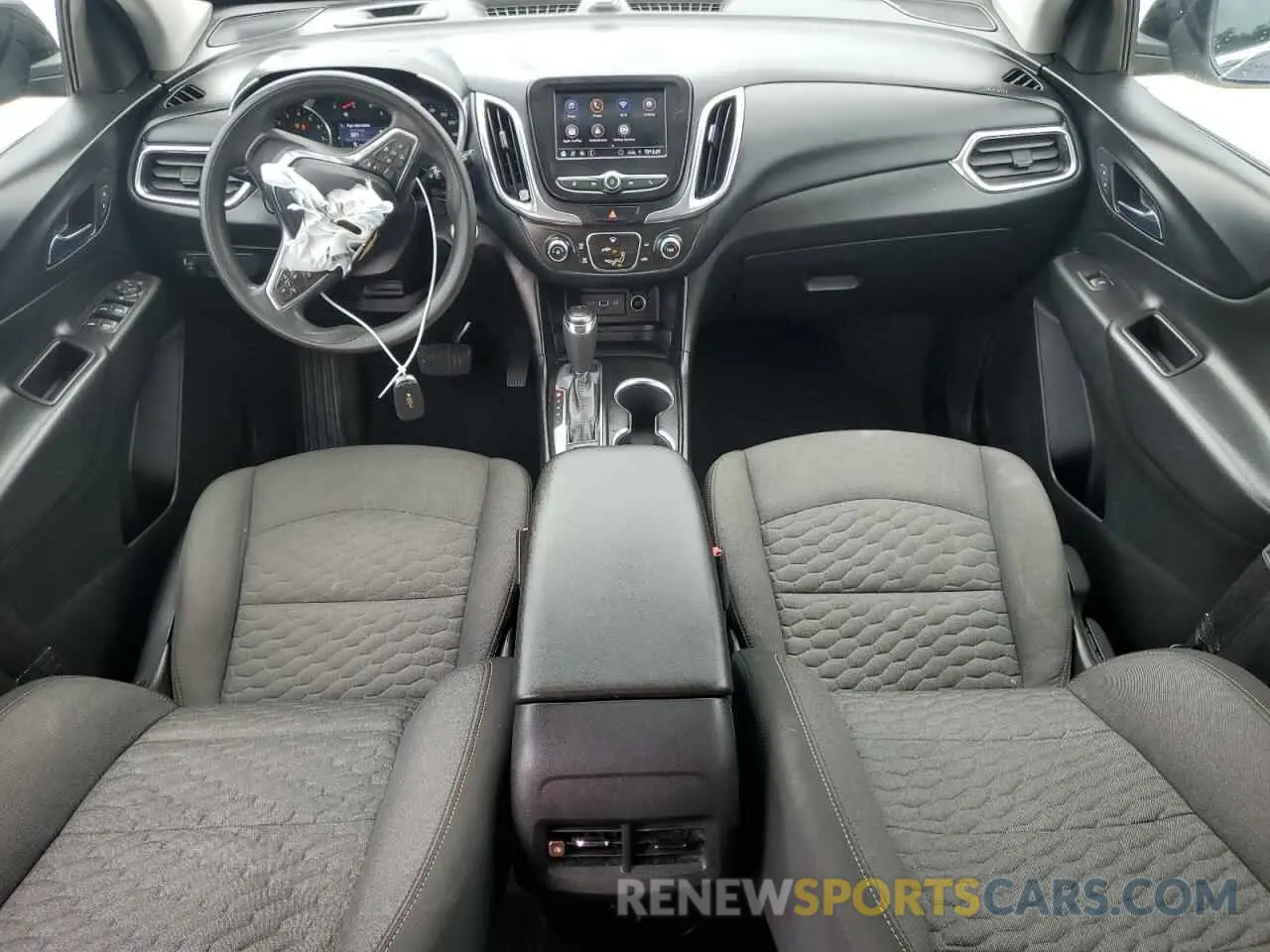 8 Photograph of a damaged car 2GNAXTEV4L6170922 CHEVROLET EQUINOX 2020