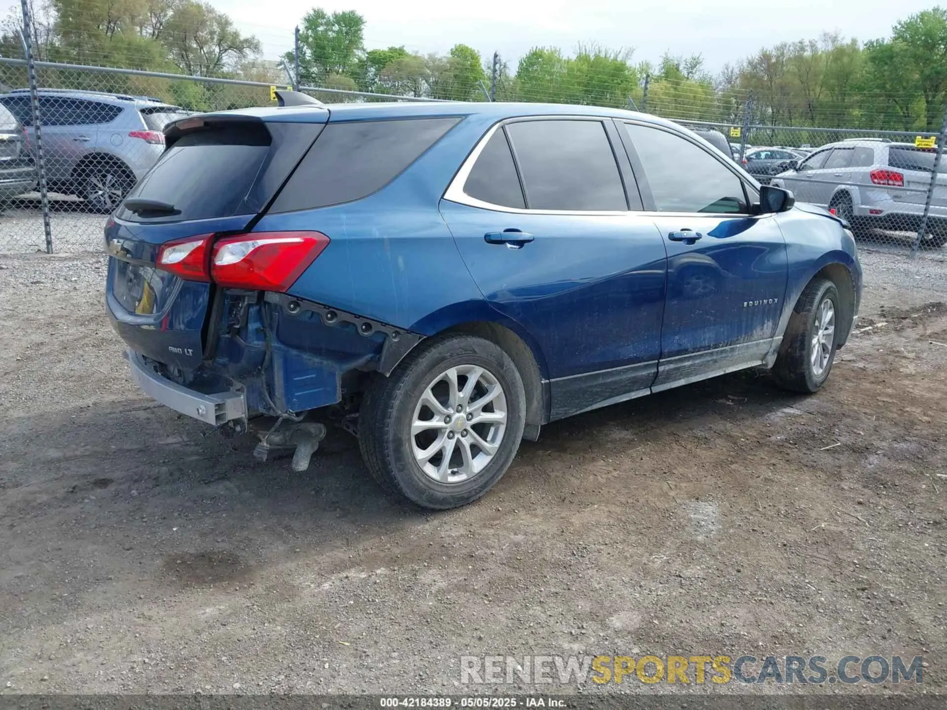 4 Photograph of a damaged car 2GNAXTEV4L6172959 CHEVROLET EQUINOX 2020