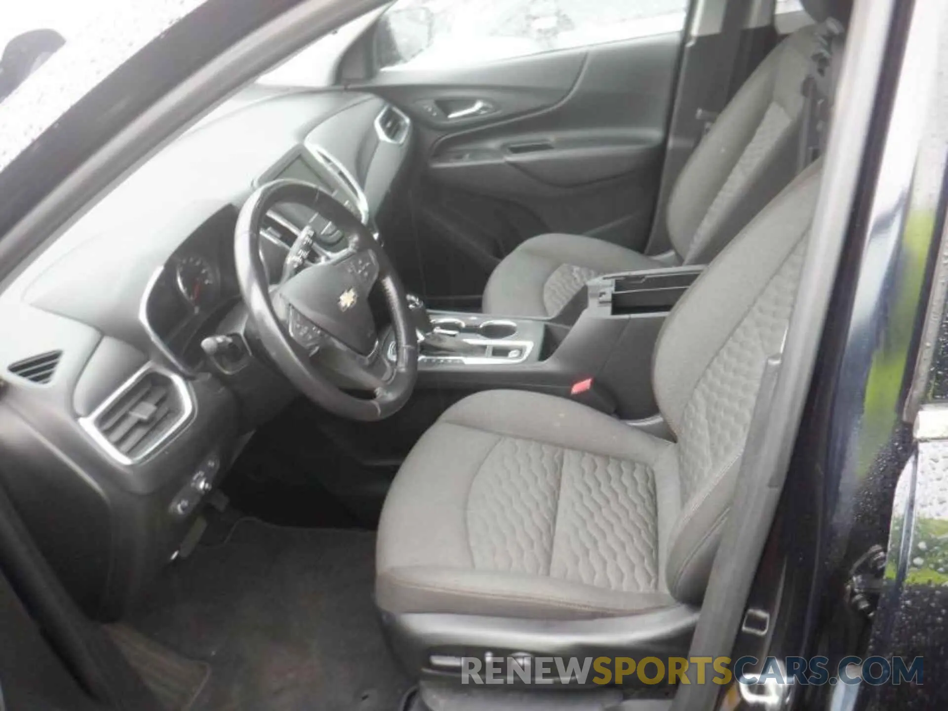 9 Photograph of a damaged car 2GNAXTEV4L6233372 CHEVROLET EQUINOX 2020