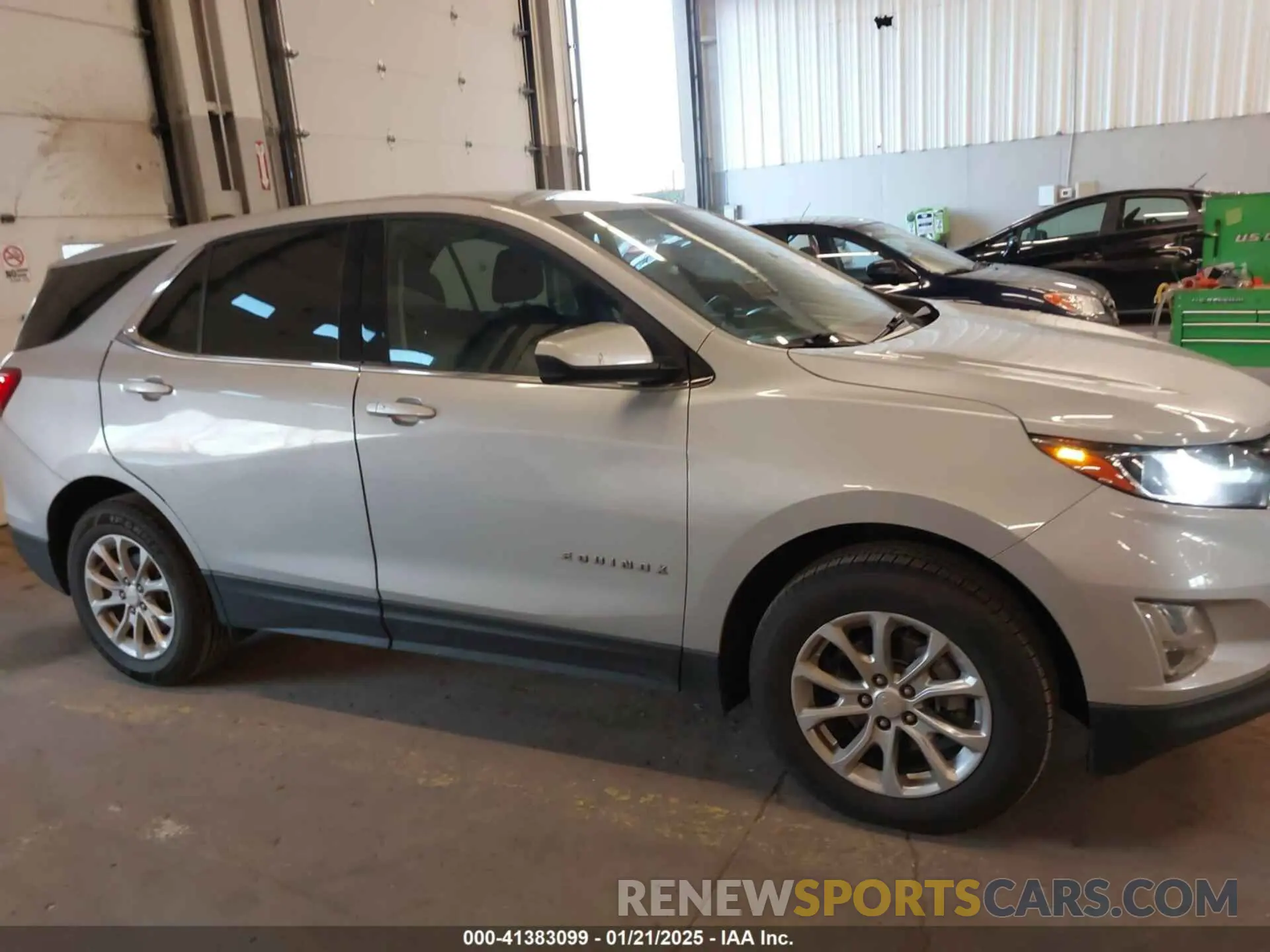 13 Photograph of a damaged car 2GNAXTEV4L6252441 CHEVROLET EQUINOX 2020