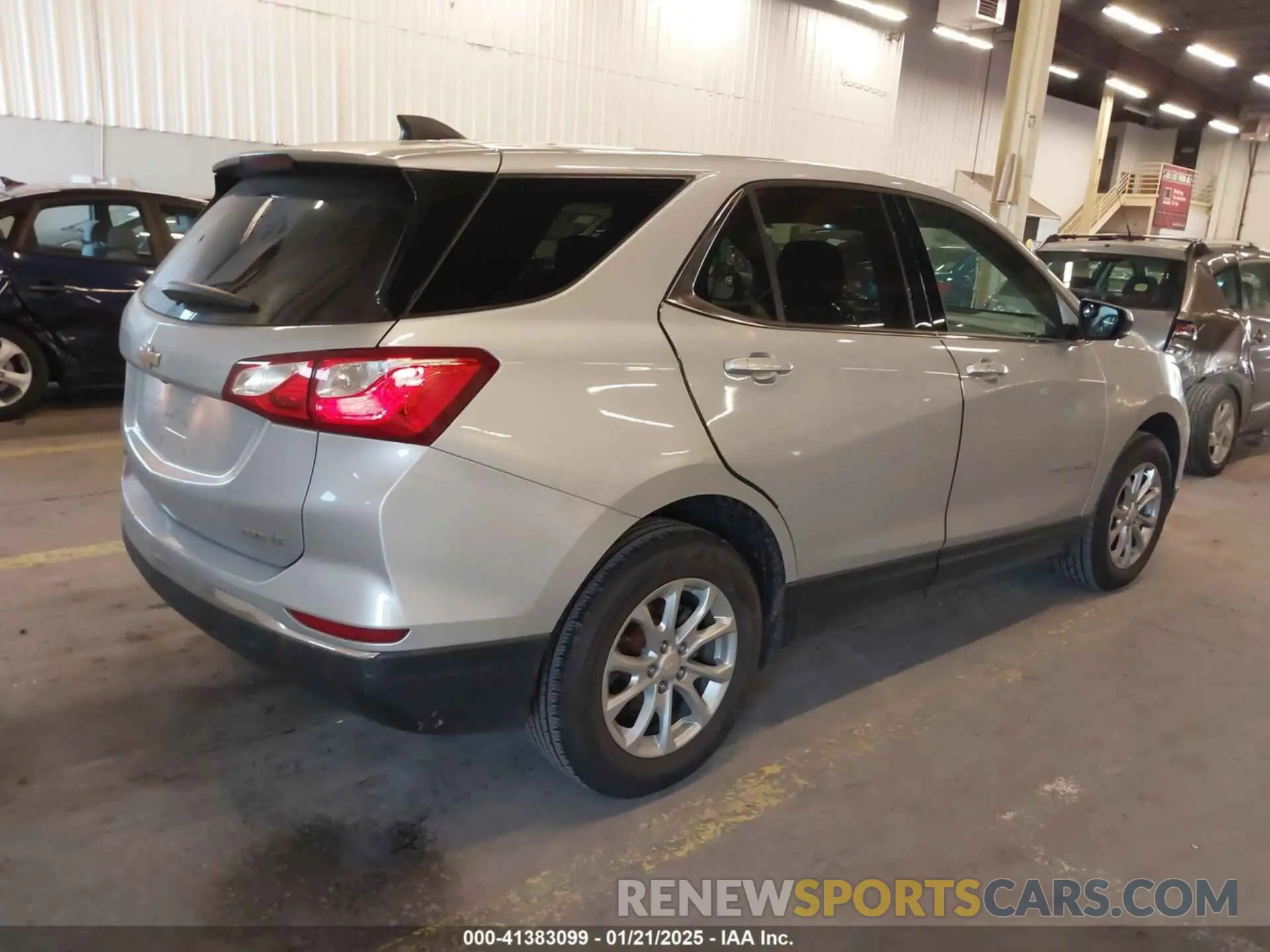 4 Photograph of a damaged car 2GNAXTEV4L6252441 CHEVROLET EQUINOX 2020