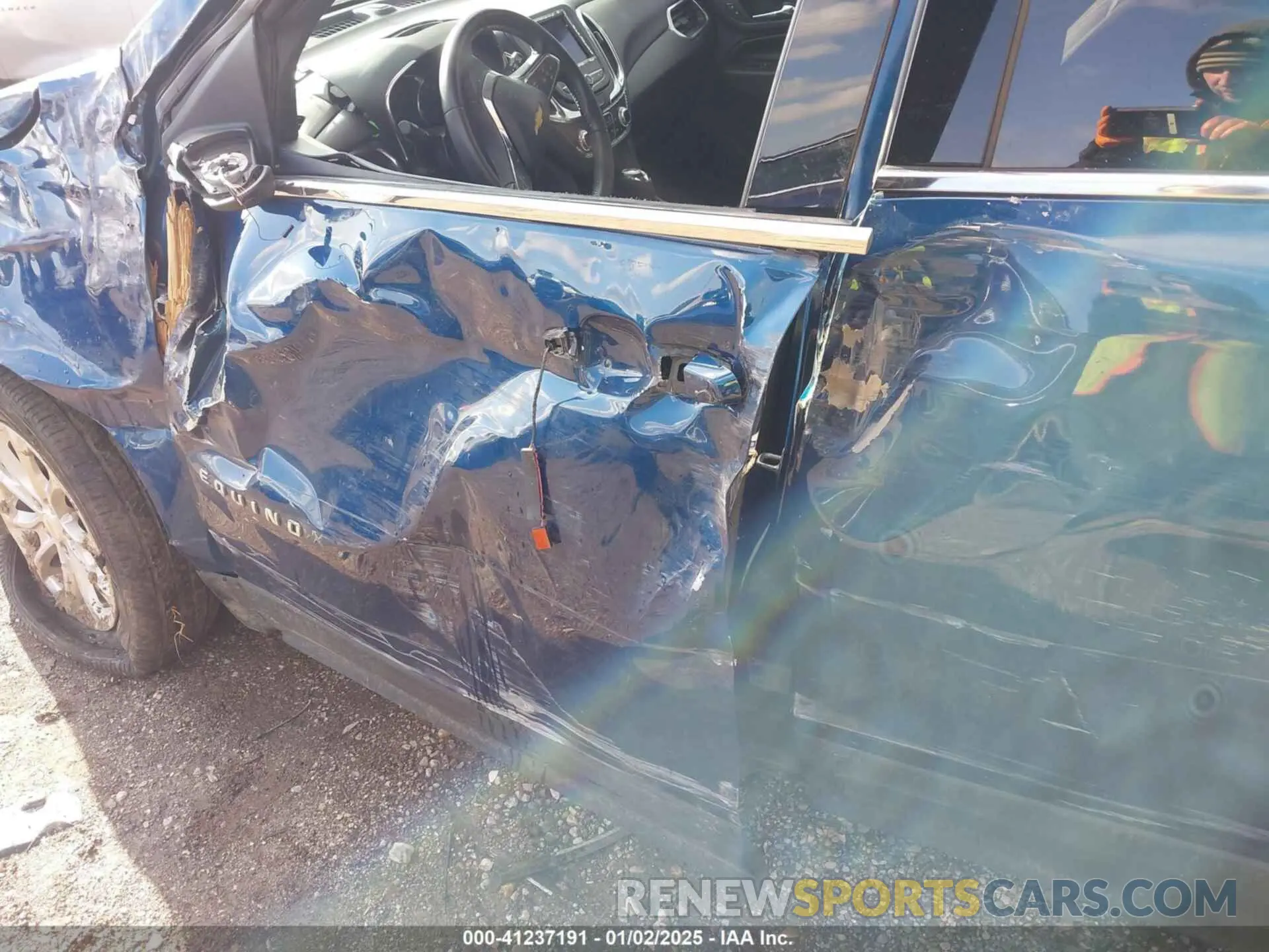 17 Photograph of a damaged car 2GNAXTEV5L6155488 CHEVROLET EQUINOX 2020