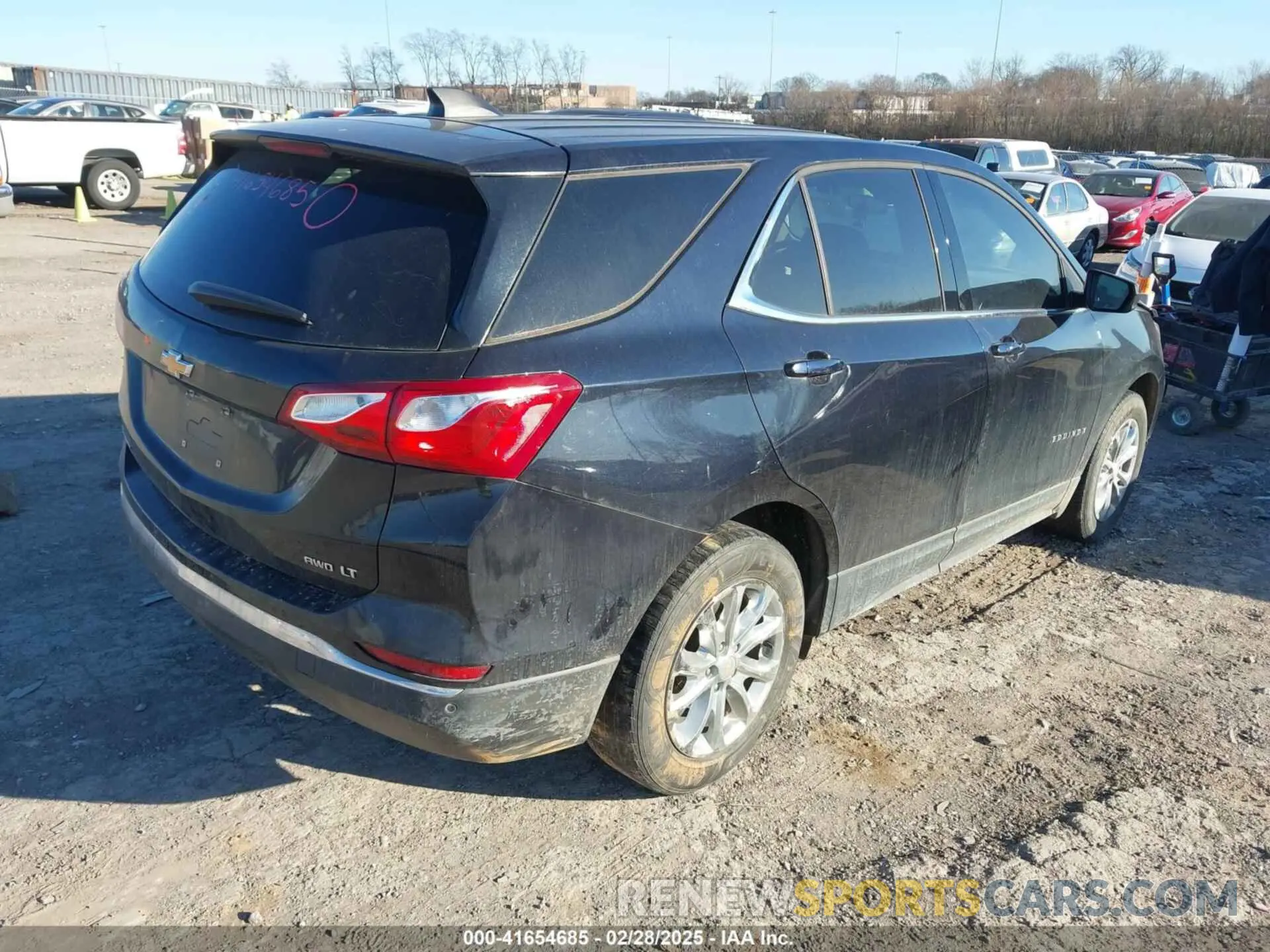 4 Photograph of a damaged car 2GNAXTEV5L6177359 CHEVROLET EQUINOX 2020