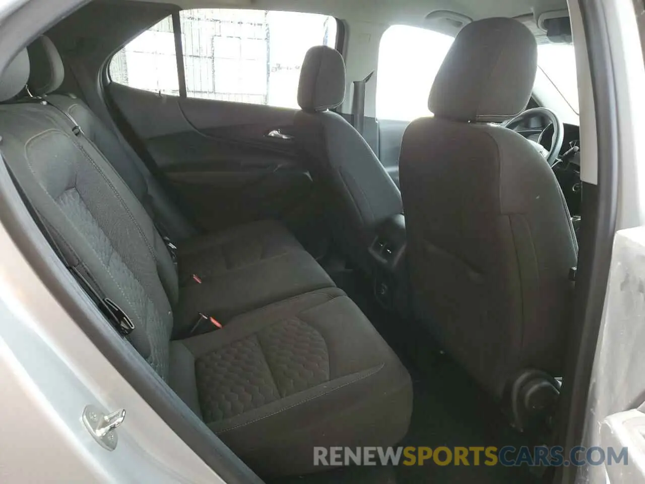 11 Photograph of a damaged car 2GNAXTEV5L6253176 CHEVROLET EQUINOX 2020