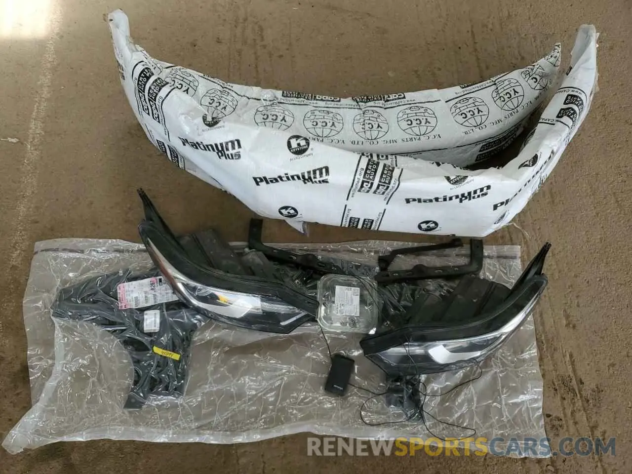 13 Photograph of a damaged car 2GNAXTEV5L6253176 CHEVROLET EQUINOX 2020
