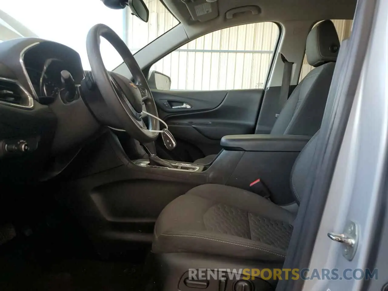 7 Photograph of a damaged car 2GNAXTEV5L6253176 CHEVROLET EQUINOX 2020