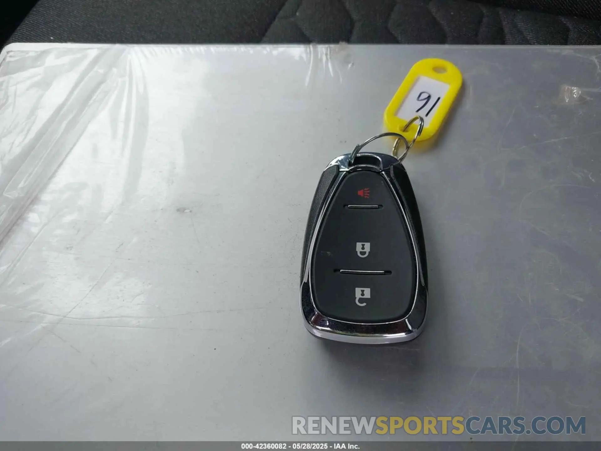 11 Photograph of a damaged car 2GNAXTEV5L6256000 CHEVROLET EQUINOX 2020