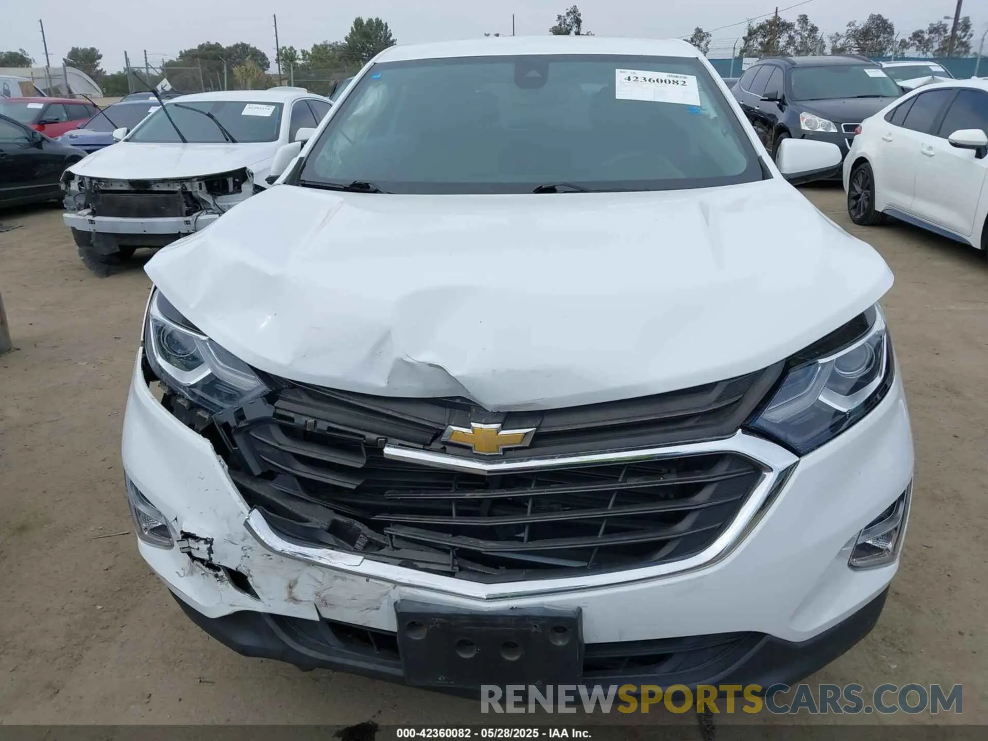12 Photograph of a damaged car 2GNAXTEV5L6256000 CHEVROLET EQUINOX 2020