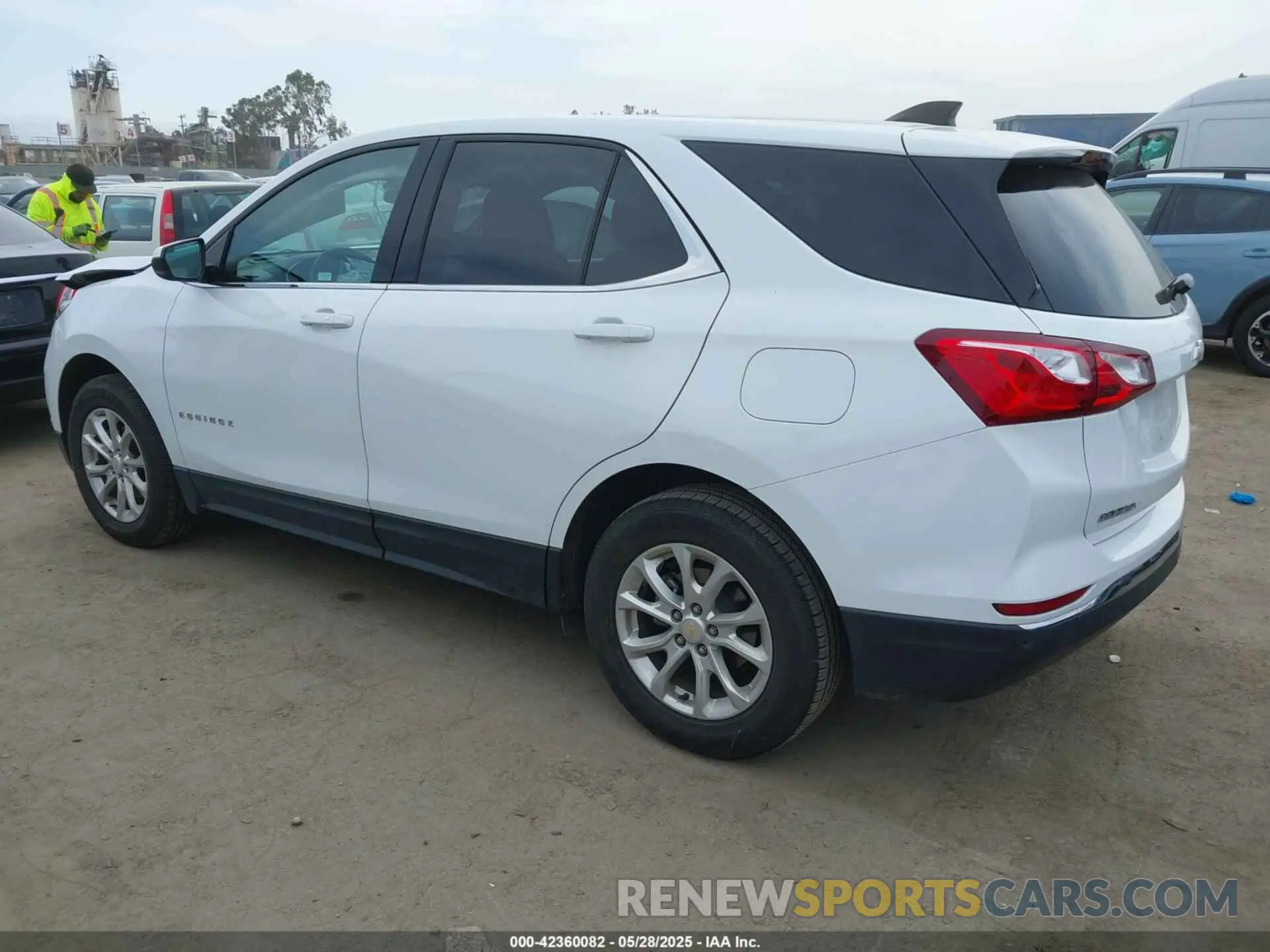 3 Photograph of a damaged car 2GNAXTEV5L6256000 CHEVROLET EQUINOX 2020