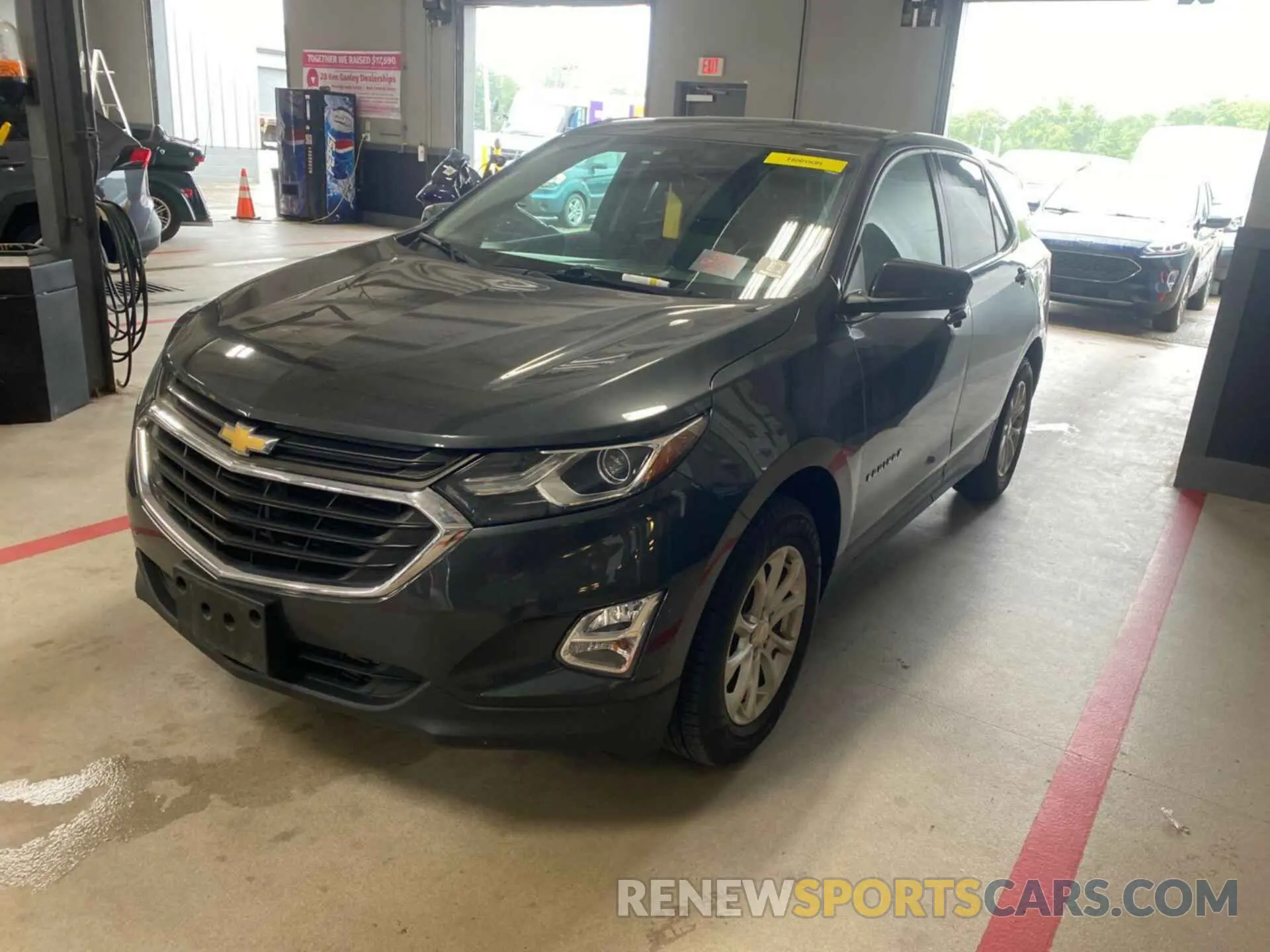 15 Photograph of a damaged car 2GNAXTEV6L6158206 CHEVROLET EQUINOX 2020