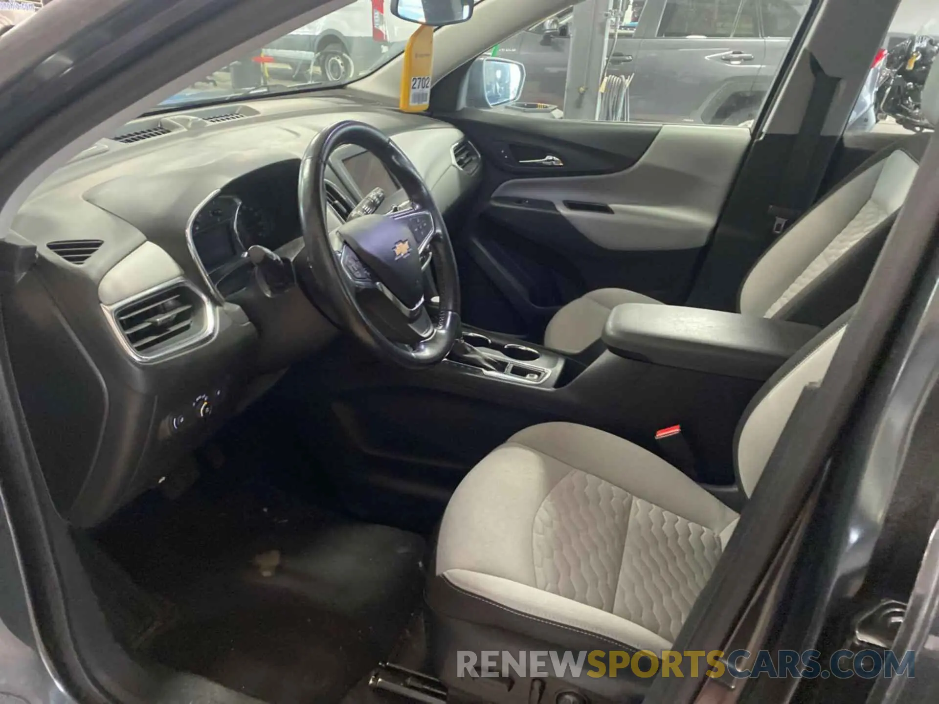 6 Photograph of a damaged car 2GNAXTEV6L6158206 CHEVROLET EQUINOX 2020