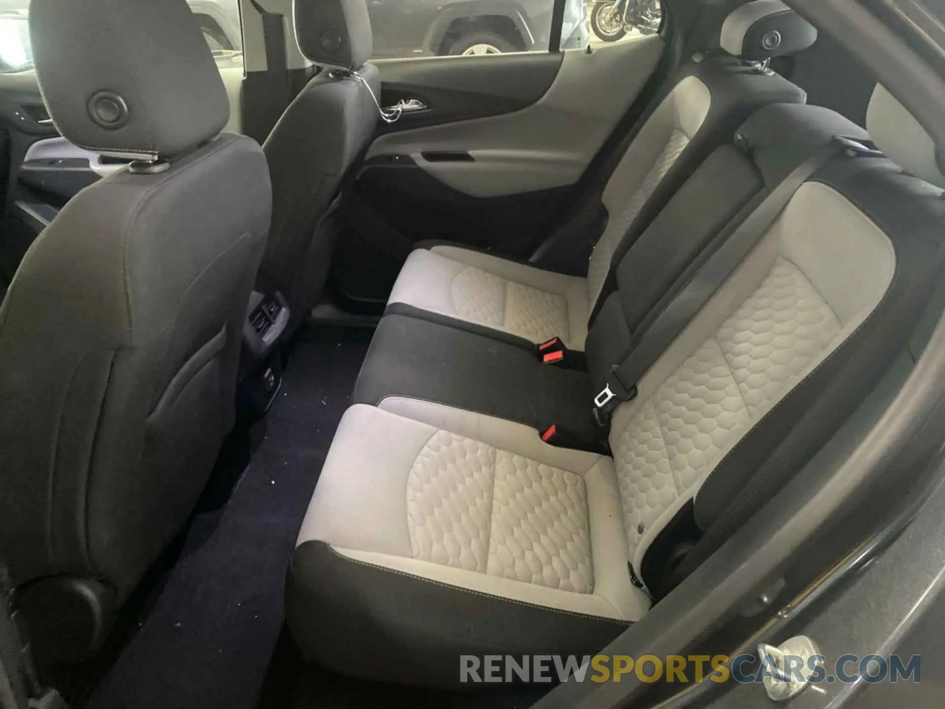 7 Photograph of a damaged car 2GNAXTEV6L6158206 CHEVROLET EQUINOX 2020