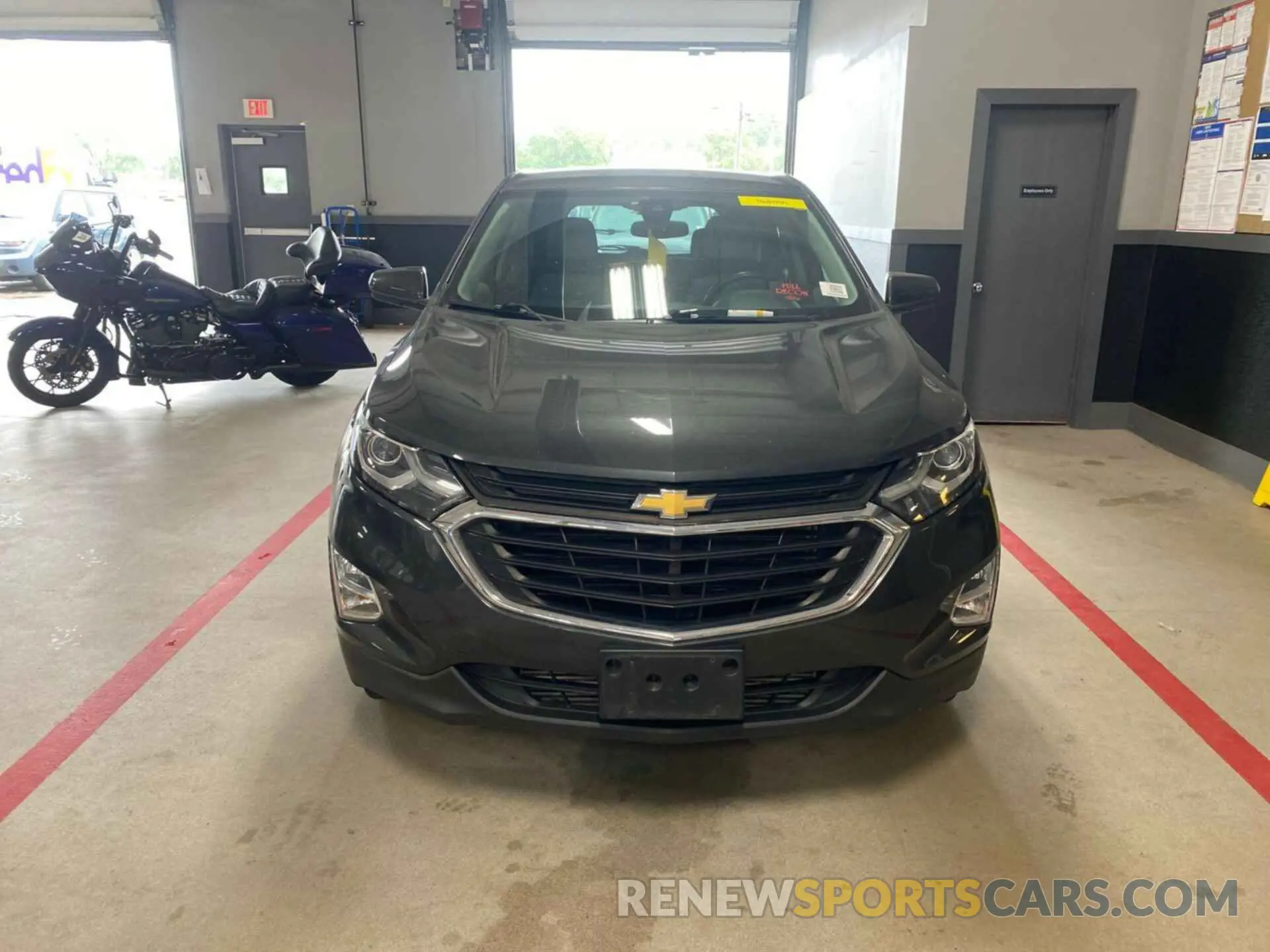 8 Photograph of a damaged car 2GNAXTEV6L6158206 CHEVROLET EQUINOX 2020