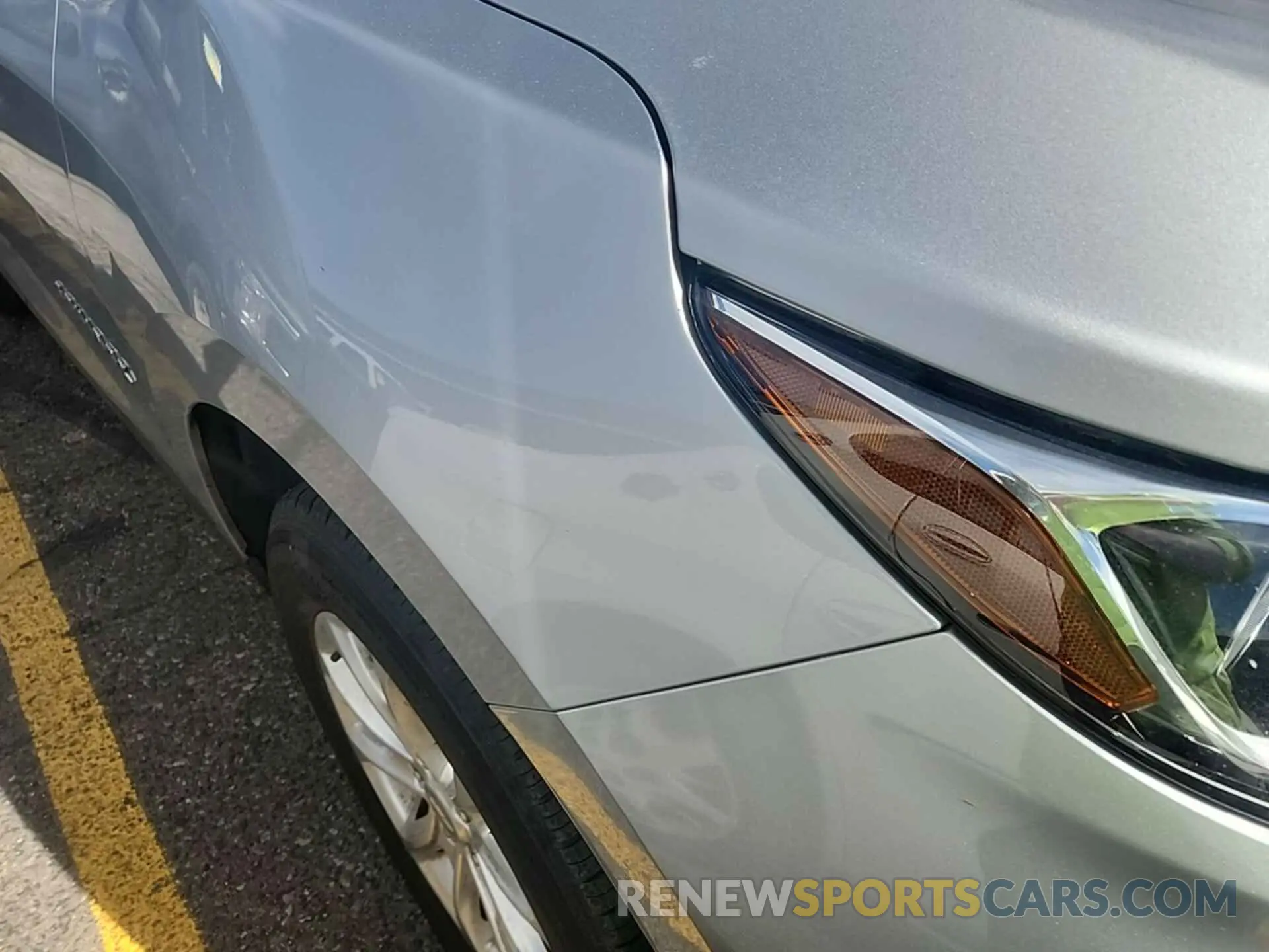 11 Photograph of a damaged car 2GNAXTEV6L6231428 CHEVROLET EQUINOX 2020