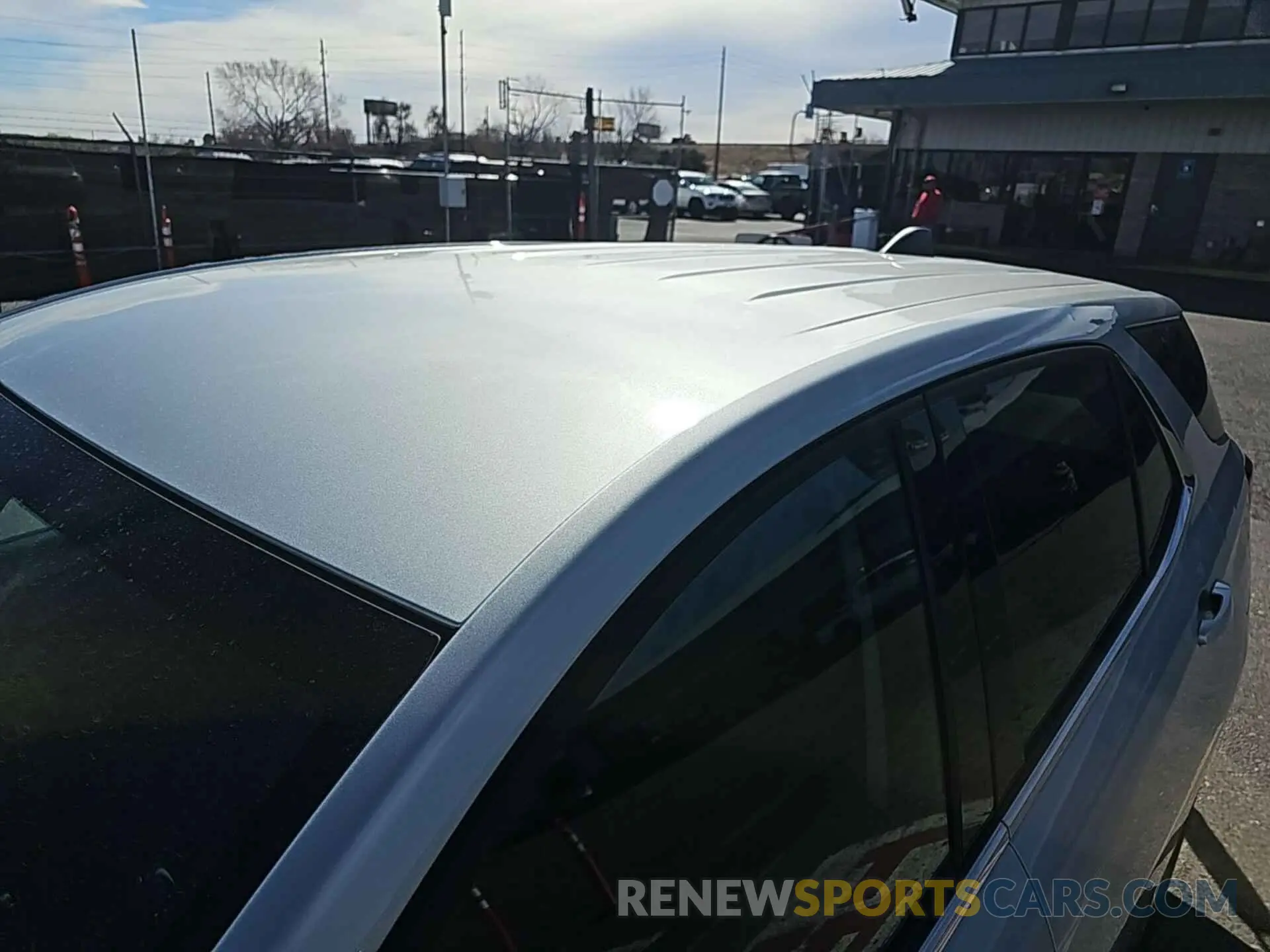 8 Photograph of a damaged car 2GNAXTEV6L6231428 CHEVROLET EQUINOX 2020