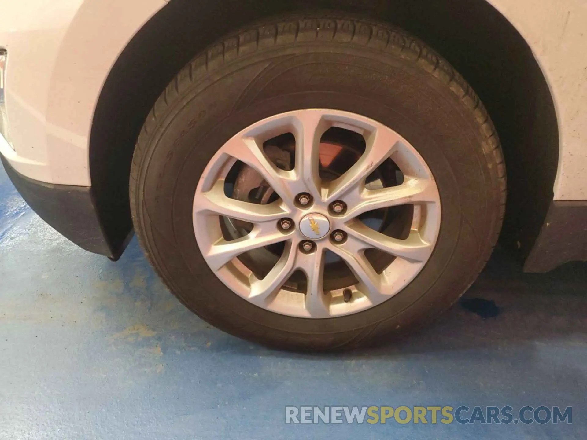 27 Photograph of a damaged car 2GNAXTEV6L6235088 CHEVROLET EQUINOX 2020