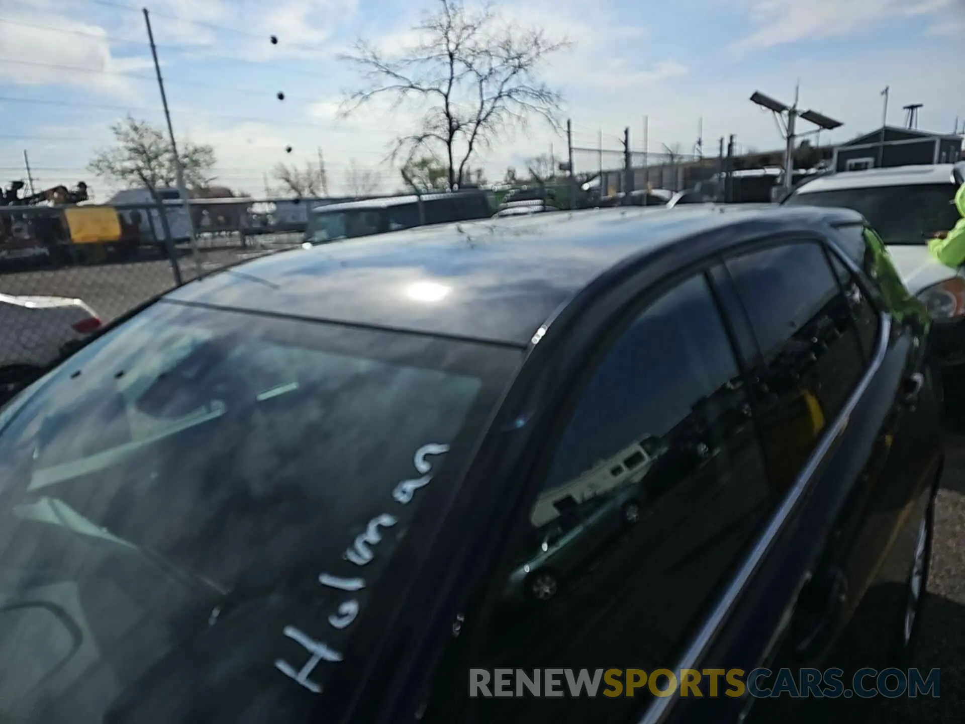 17 Photograph of a damaged car 2GNAXTEV6L6237312 CHEVROLET EQUINOX 2020