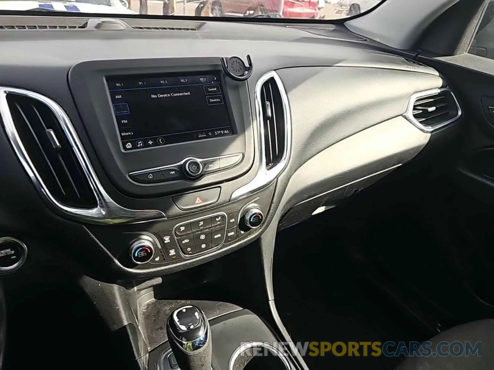 19 Photograph of a damaged car 2GNAXTEV6L6237312 CHEVROLET EQUINOX 2020