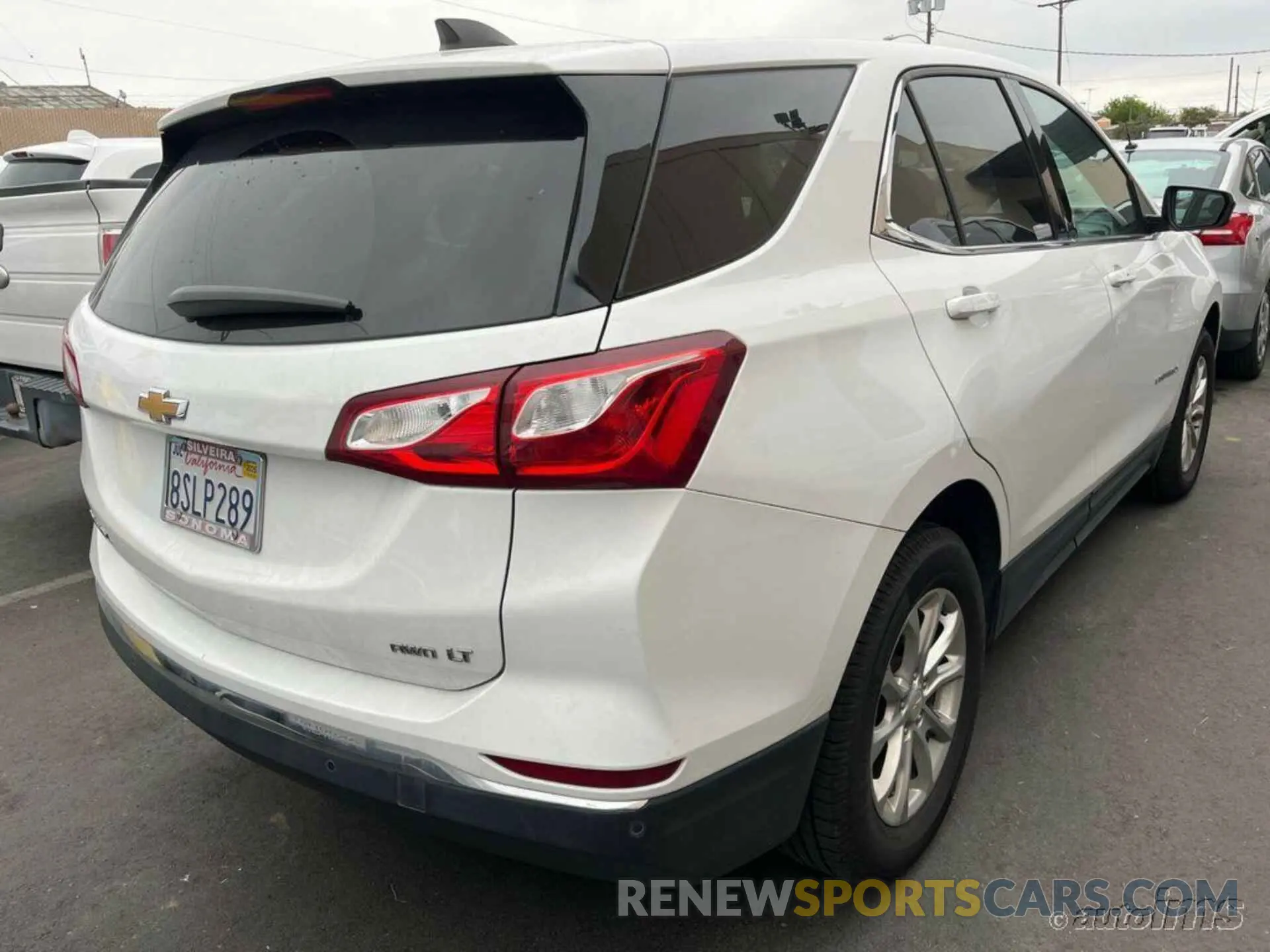 10 Photograph of a damaged car 2GNAXTEV6L6245443 CHEVROLET EQUINOX 2020