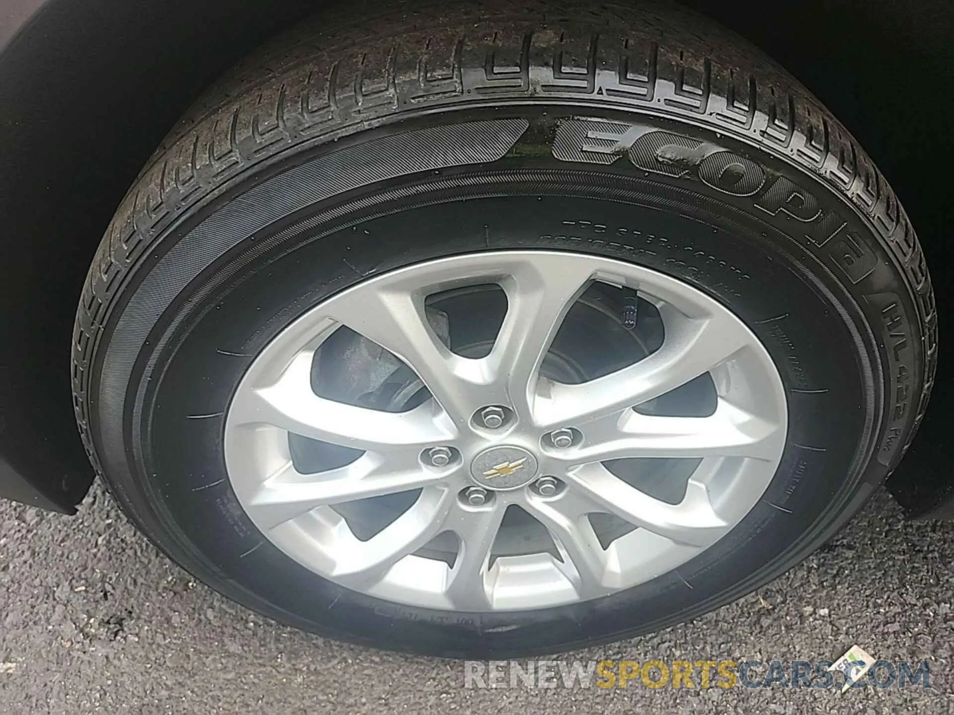 13 Photograph of a damaged car 2GNAXTEV6L6260962 CHEVROLET EQUINOX 2020