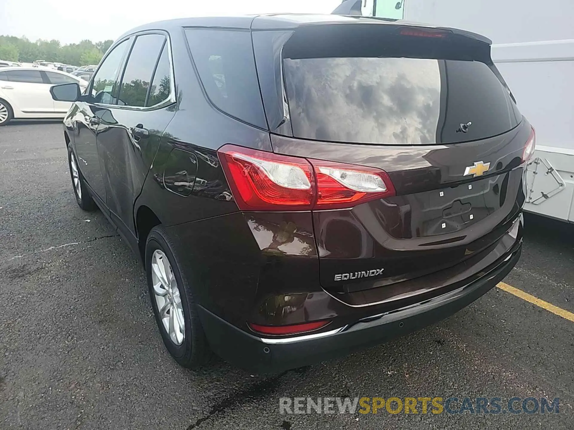 27 Photograph of a damaged car 2GNAXTEV6L6260962 CHEVROLET EQUINOX 2020