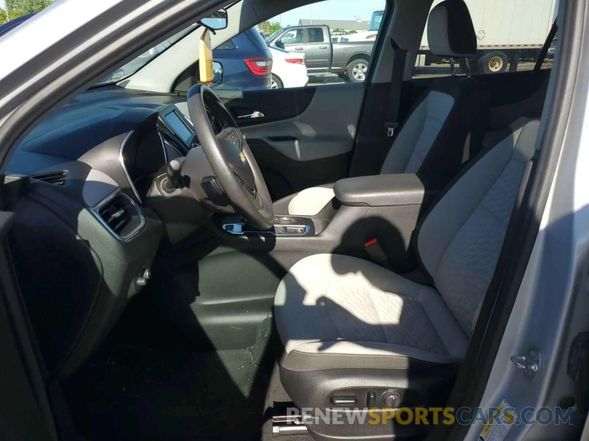 15 Photograph of a damaged car 2GNAXTEV7L6176665 CHEVROLET EQUINOX 2020