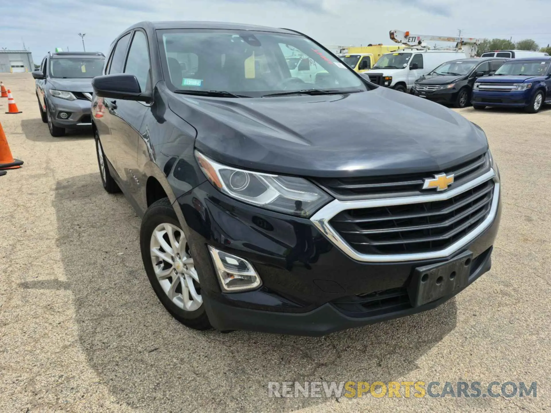 17 Photograph of a damaged car 2GNAXTEV7L6182157 CHEVROLET EQUINOX 2020