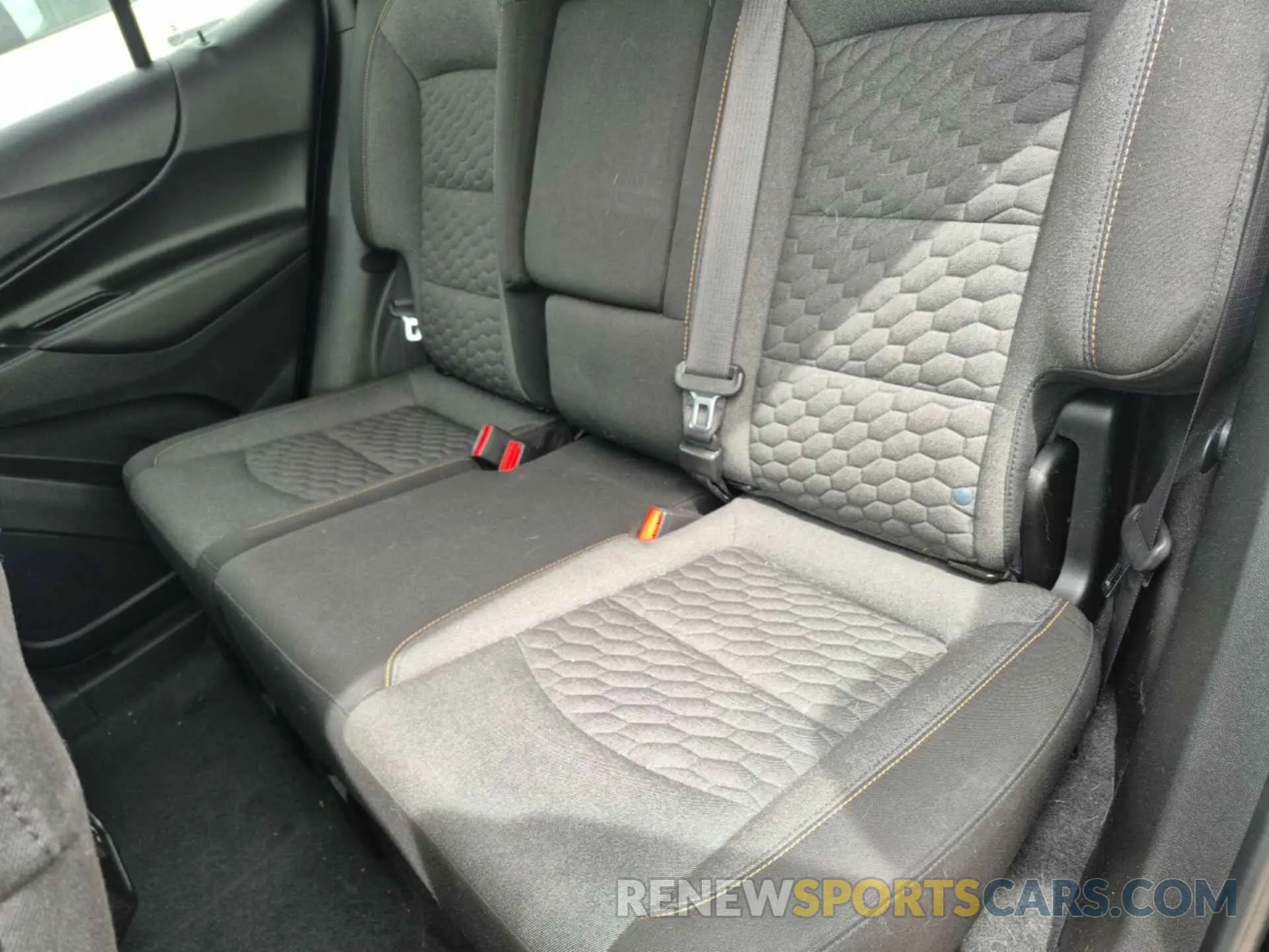 24 Photograph of a damaged car 2GNAXTEV7L6182157 CHEVROLET EQUINOX 2020